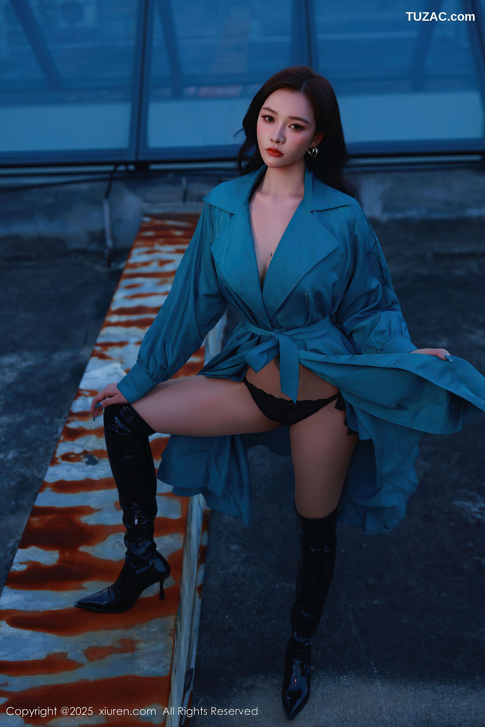 XiuRen秀人网-10776-娜比-户外蓝色风衣黑色情趣内衣-2025.09.17