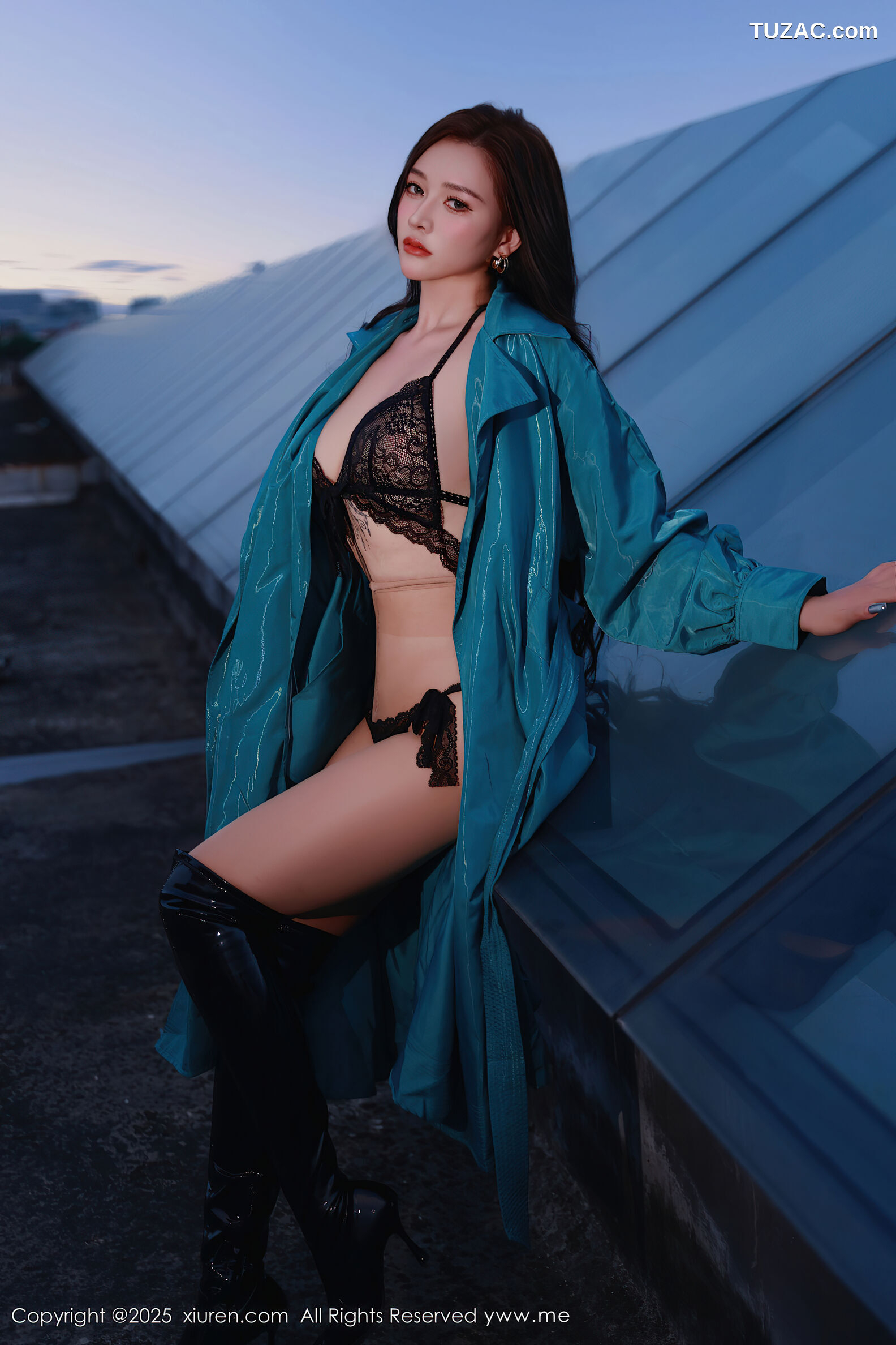 XiuRen秀人网-10776-娜比-户外蓝色风衣黑色情趣内衣-2025.09.17