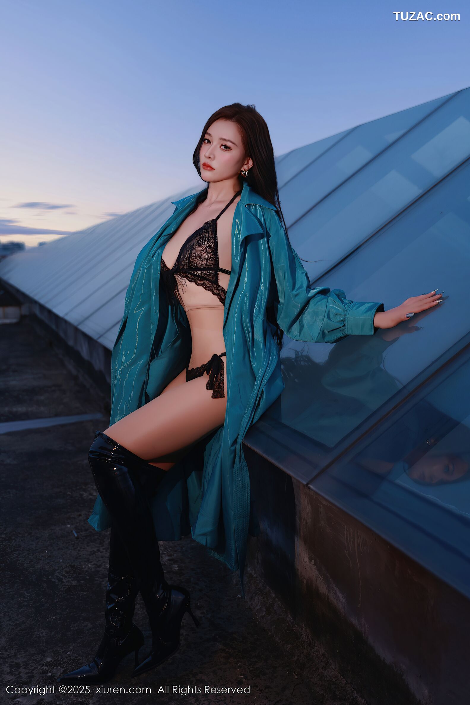 XiuRen秀人网-10776-娜比-户外蓝色风衣黑色情趣内衣-2025.09.17