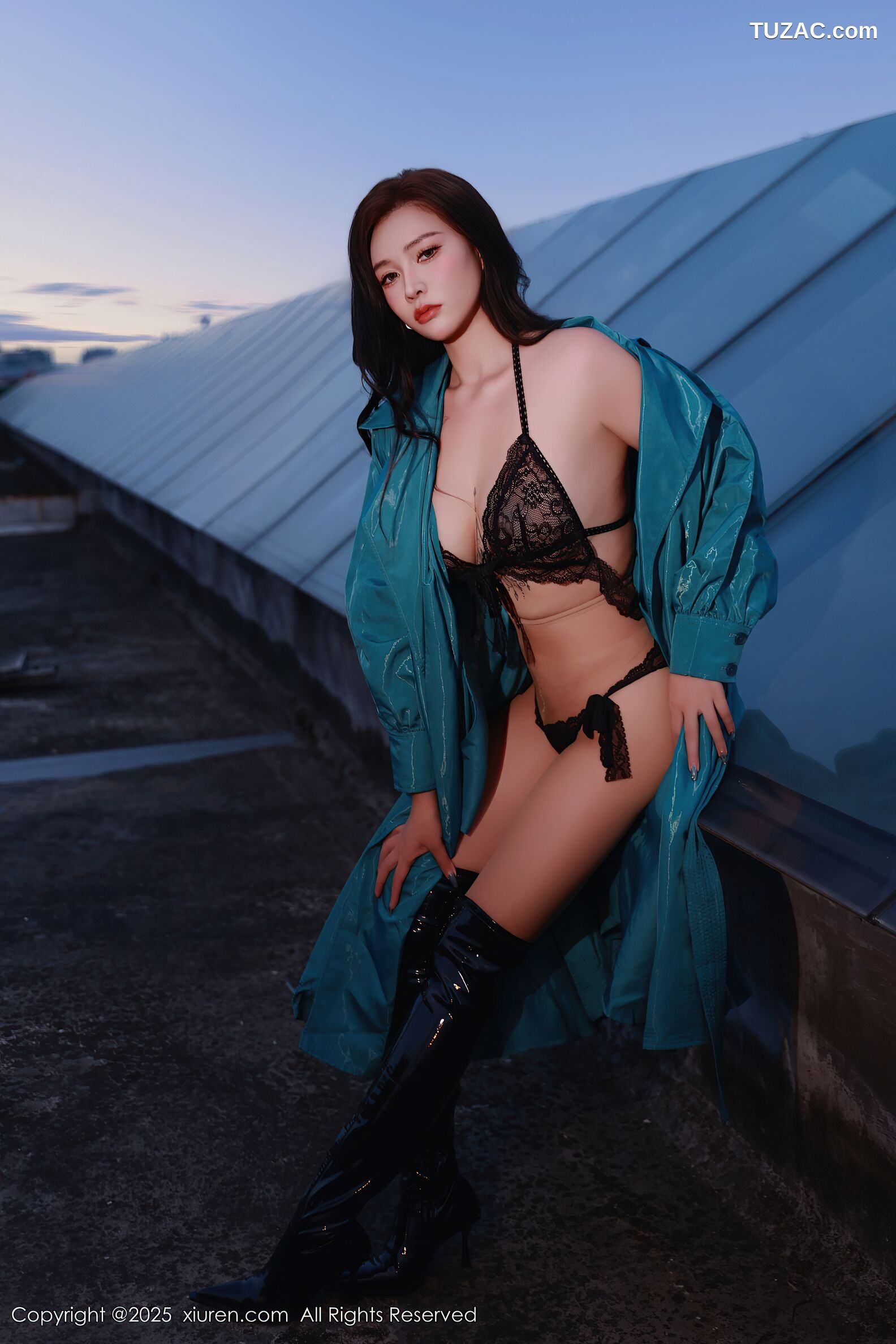 XiuRen秀人网-10776-娜比-户外蓝色风衣黑色情趣内衣-2025.09.17
