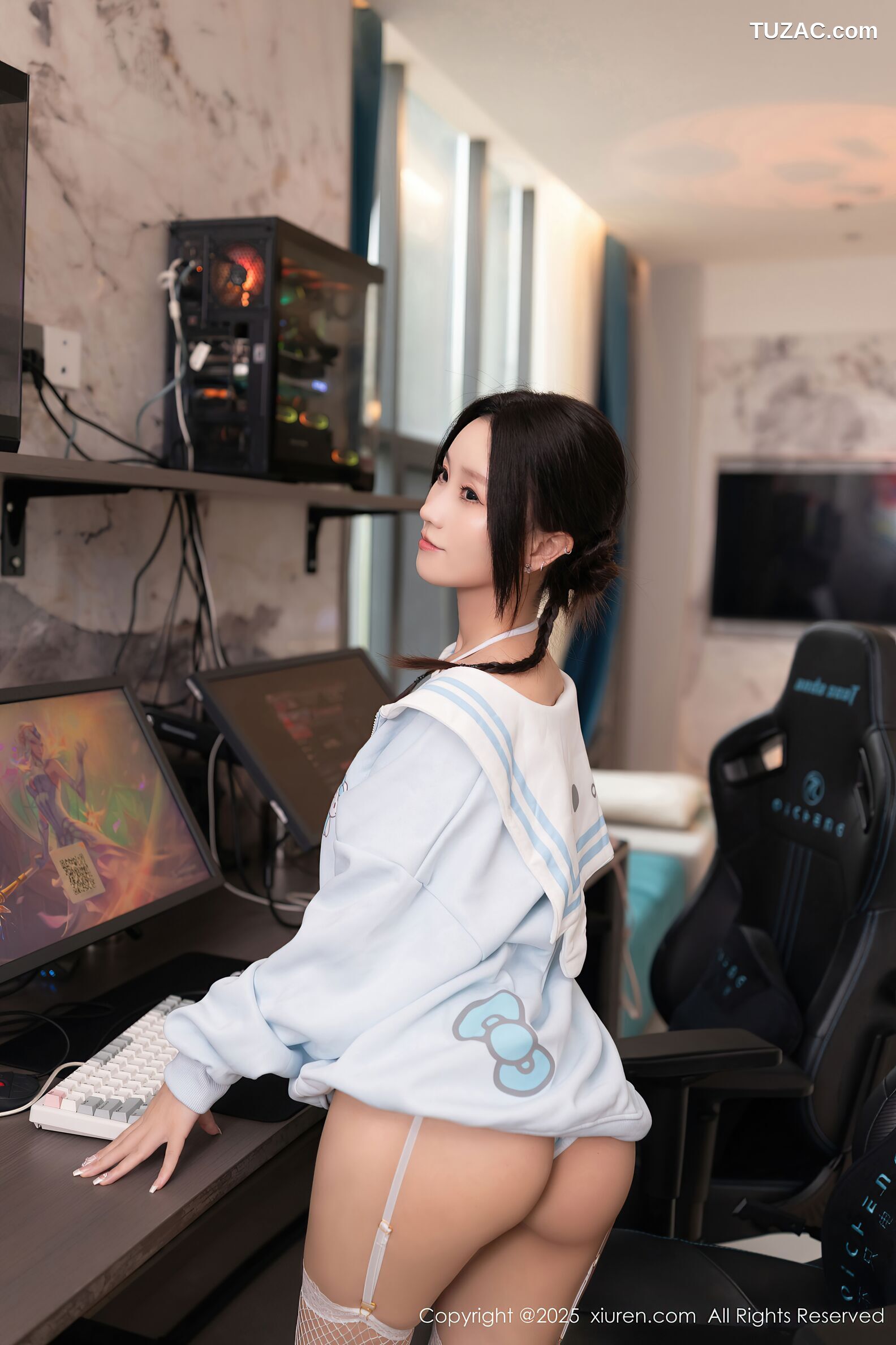 XiuRen秀人网-10778-杏子Yada-淡蓝卫衣白色丝袜超小海蓝条纹比基尼-2025.09.17