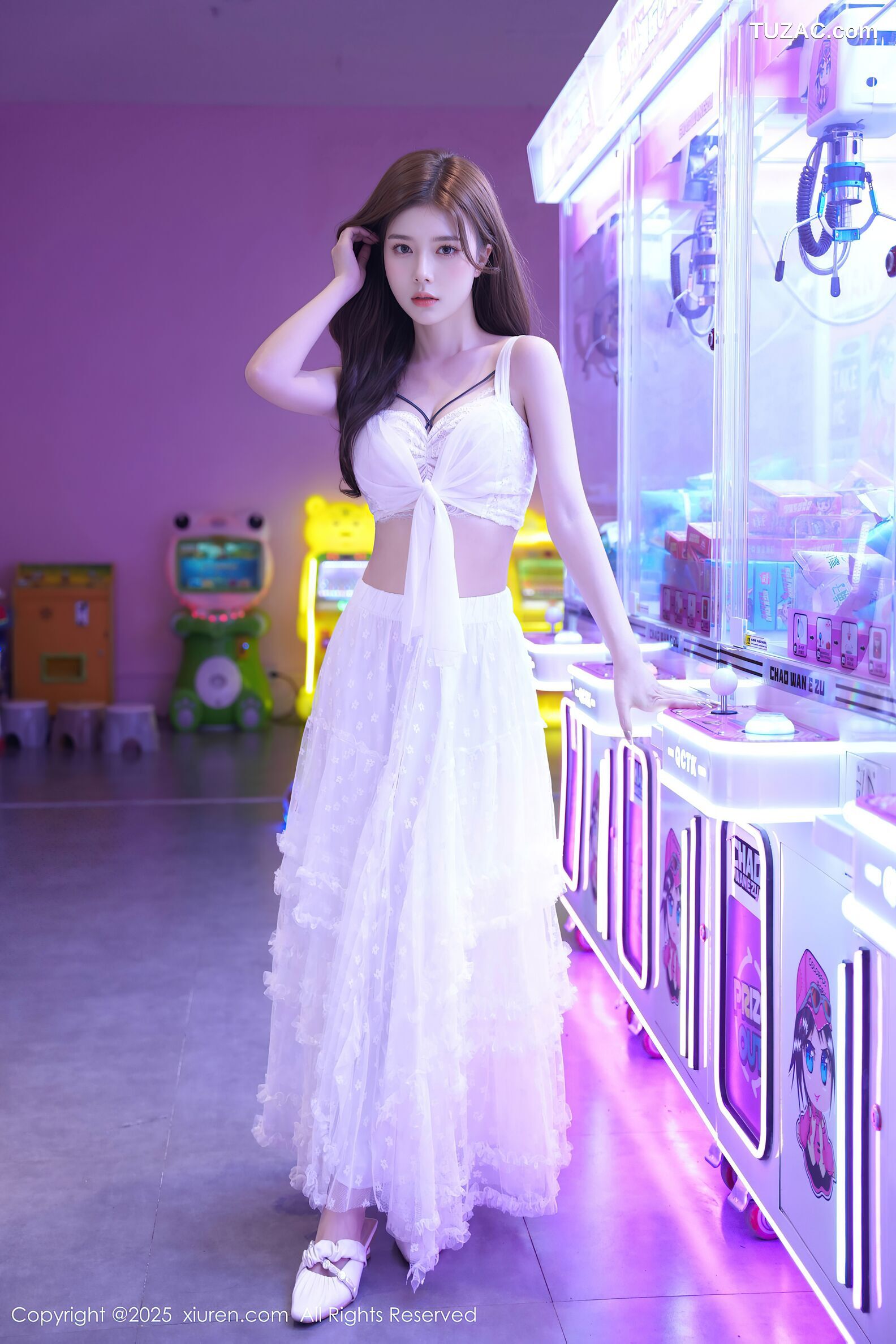 XiuRen秀人网-10791-拍黄瓜girl-白色连衣裙-2025.09.22