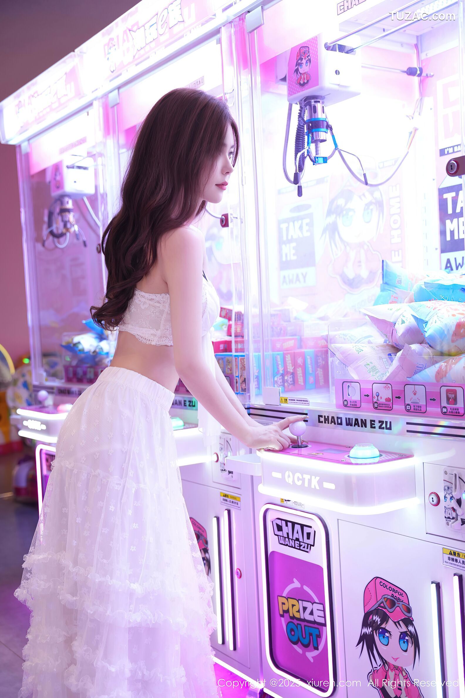 XiuRen秀人网-10791-拍黄瓜girl-白色连衣裙-2025.09.22