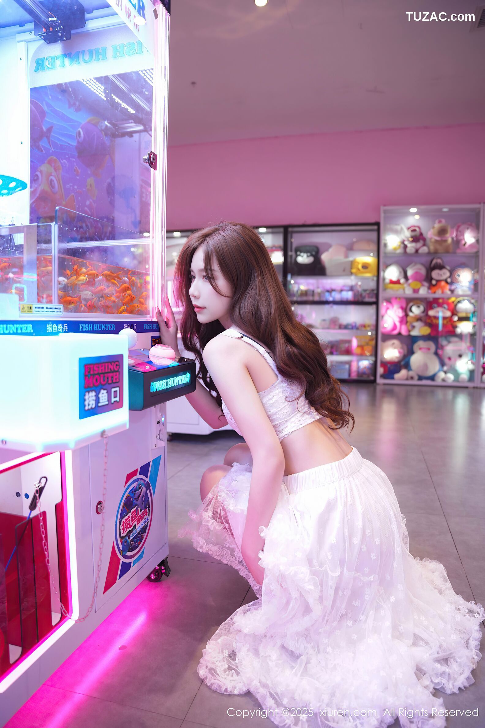 XiuRen秀人网-10791-拍黄瓜girl-白色连衣裙-2025.09.22