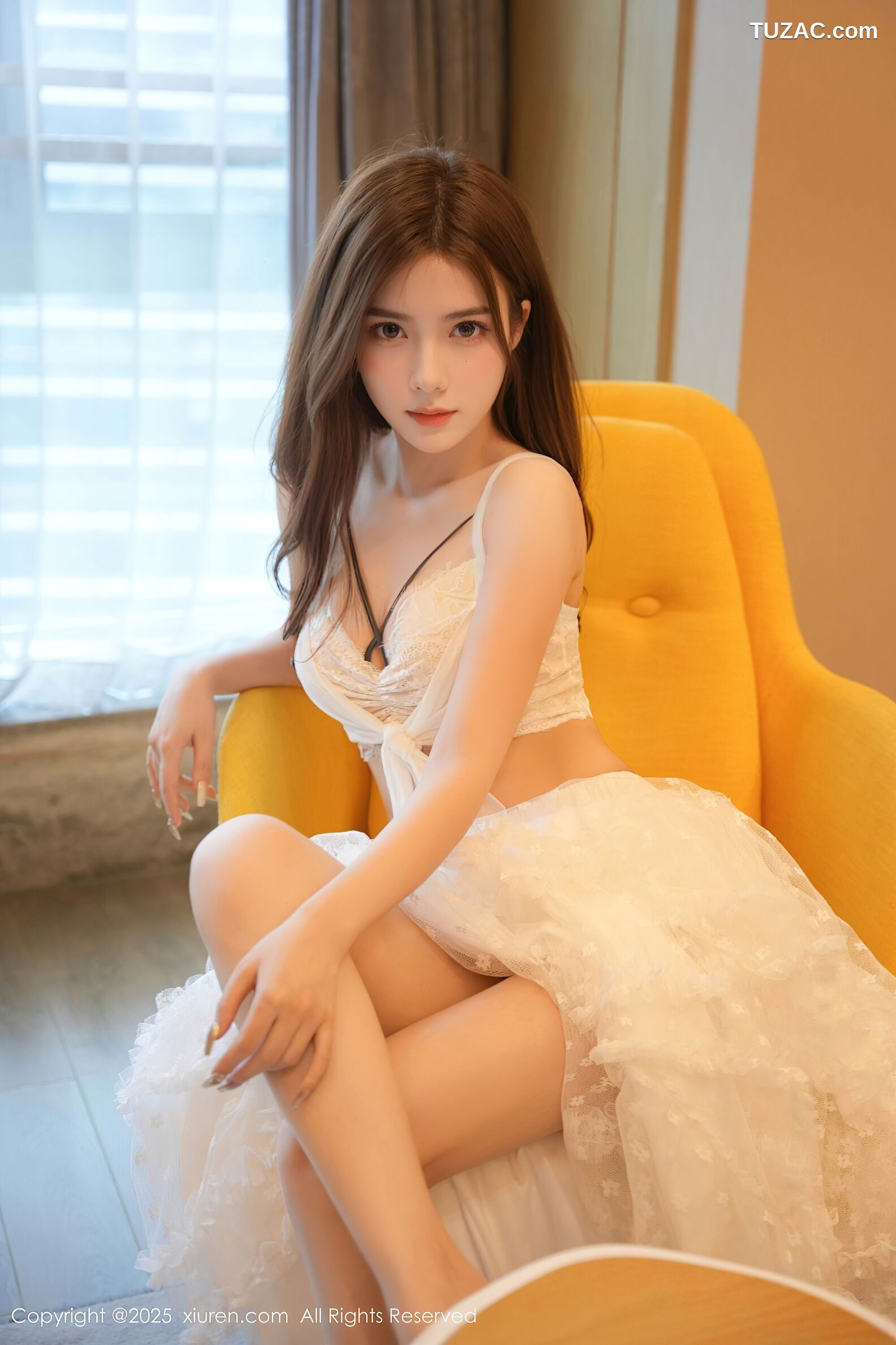XiuRen秀人网-10791-拍黄瓜girl-白色连衣裙-2025.09.22