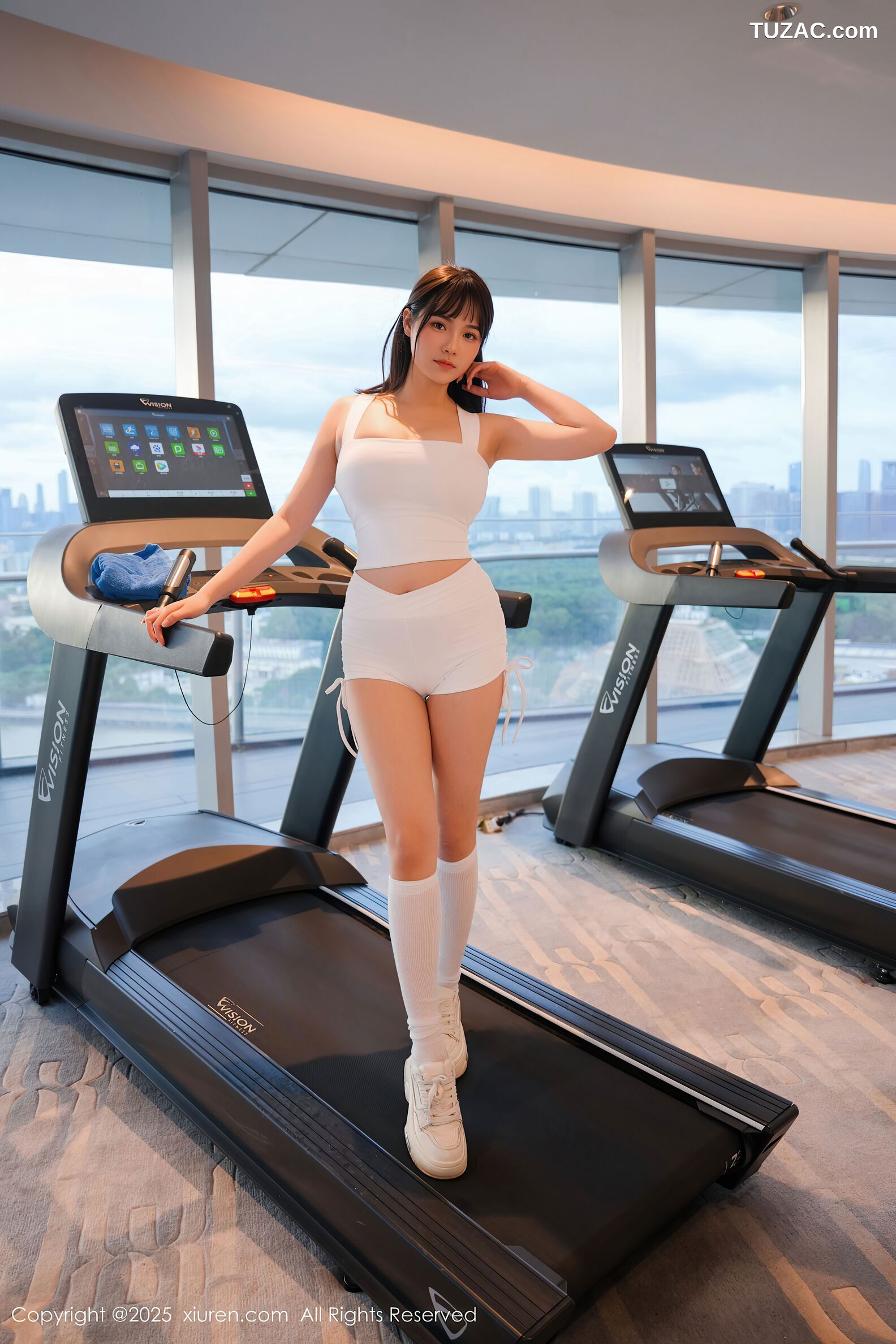 XiuRen秀人网-10808-软情-健身房场景白色运动背心短裤-2025.09.25