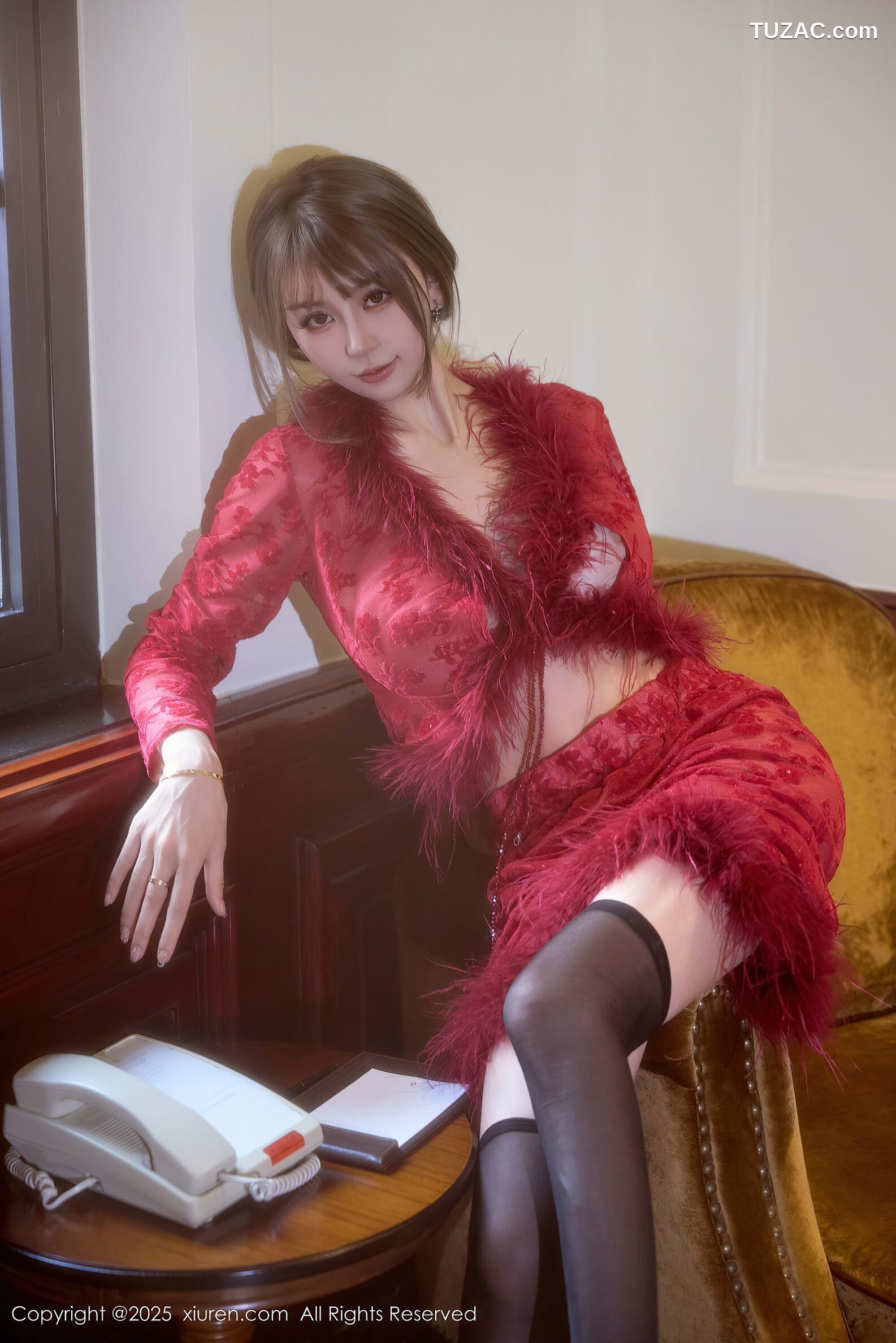 XiuRen秀人网-10848-Zoe柚柚-美乳玉背红色复古服饰-2025.10.10