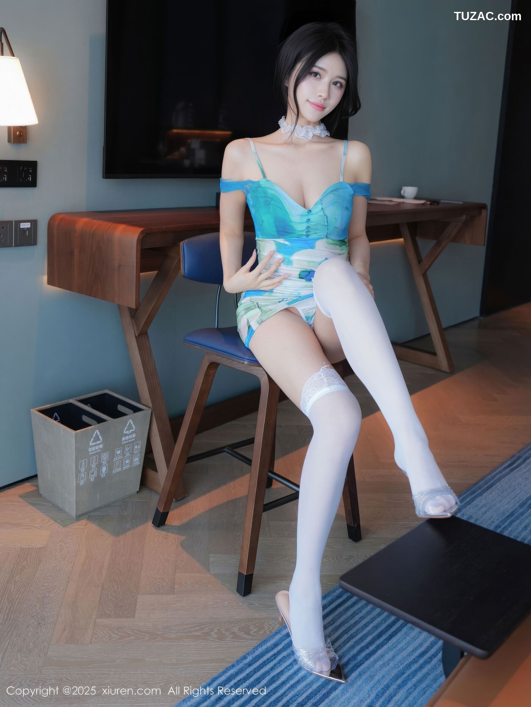 XiuRen秀人网-10859-shelly诗莉吖-蓝印花吊带连衣短裙白色丁字裤-2025.10.13
