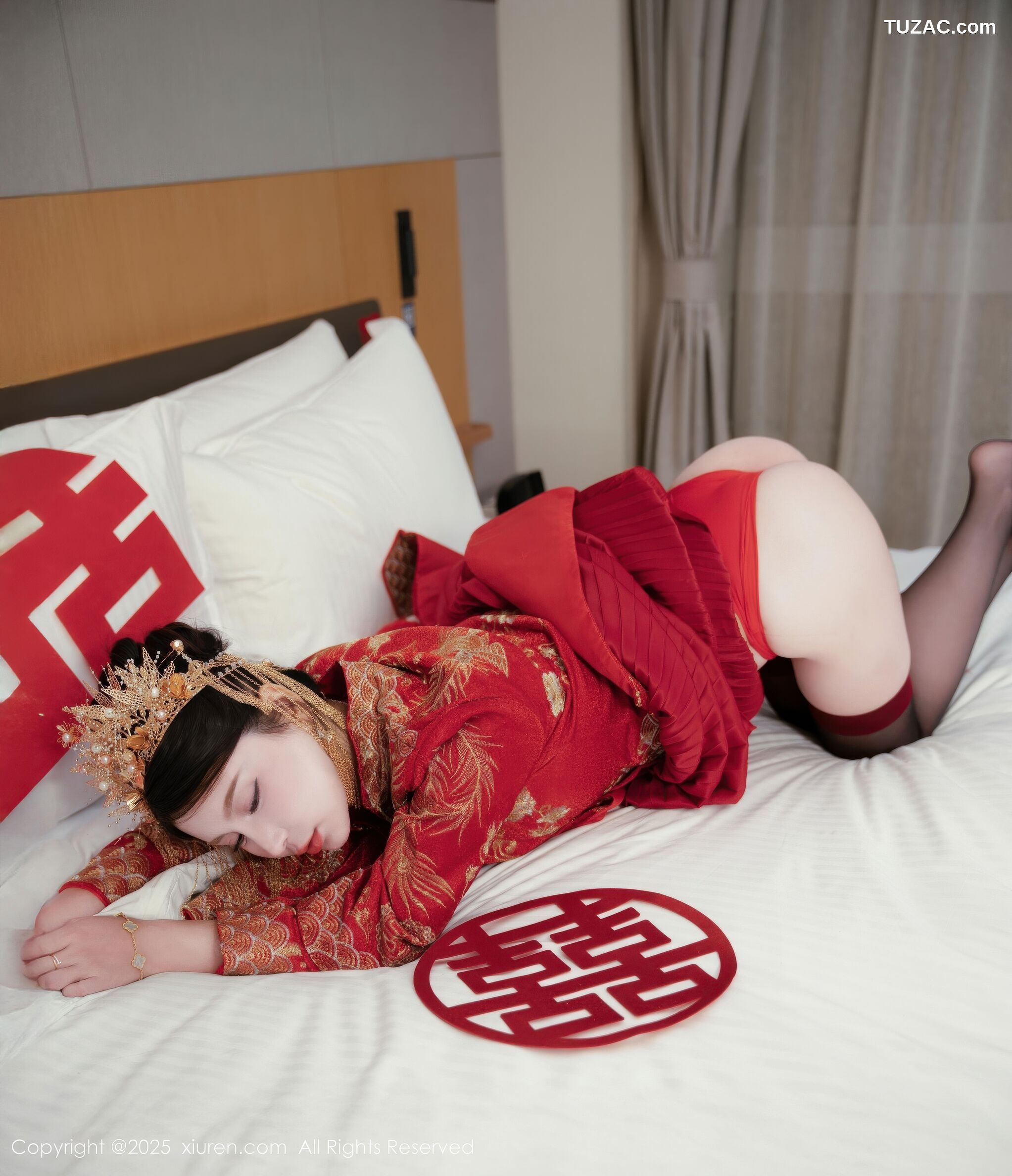 XiuRen秀人网-10865-小蛮妖Yummy-新娘红装红色内衣黑丝-2025.10.14