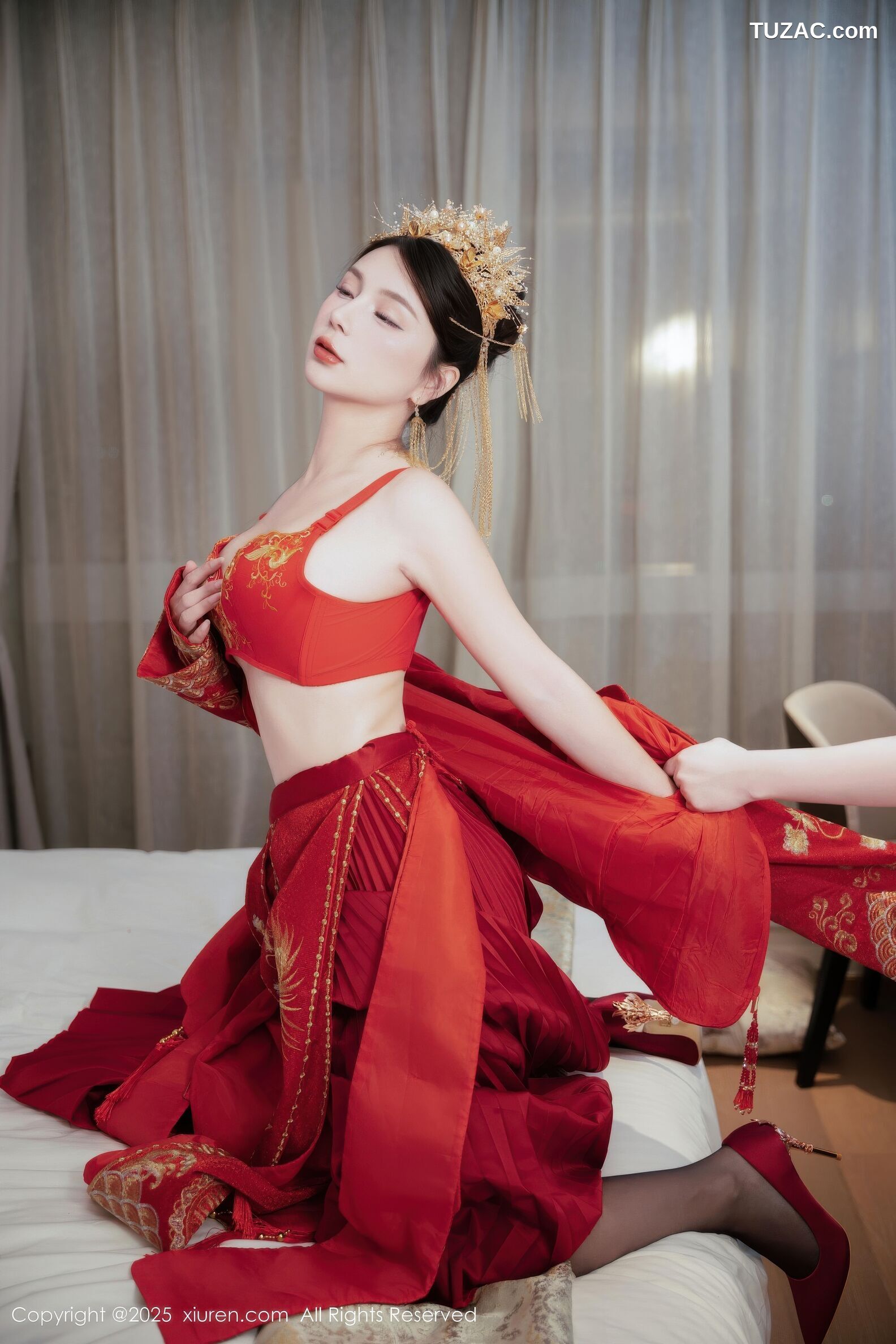 XiuRen秀人网-10865-小蛮妖Yummy-新娘红装红色内衣黑丝-2025.10.14