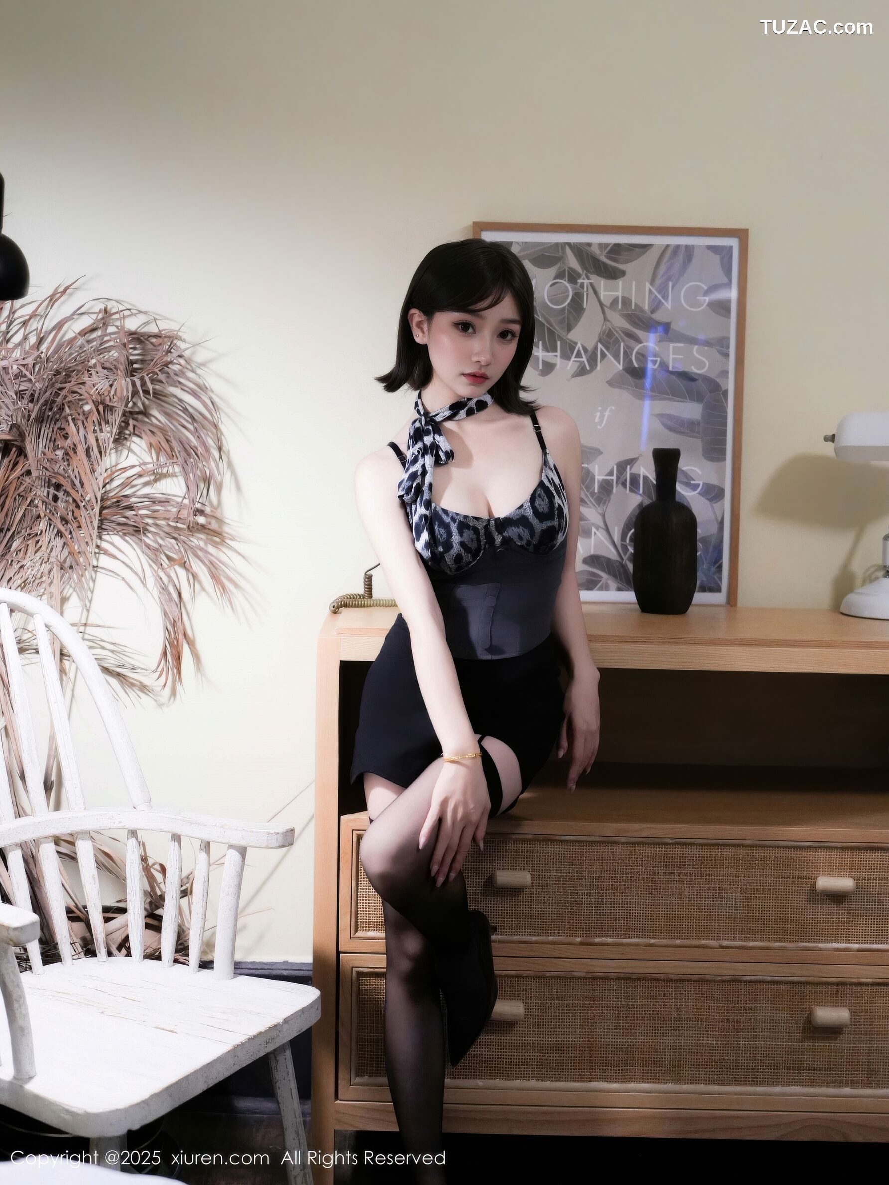 XiuRen秀人网-10874-Annie_baby-性感豹纹吊带黑短裙黑丝-2025.10.16