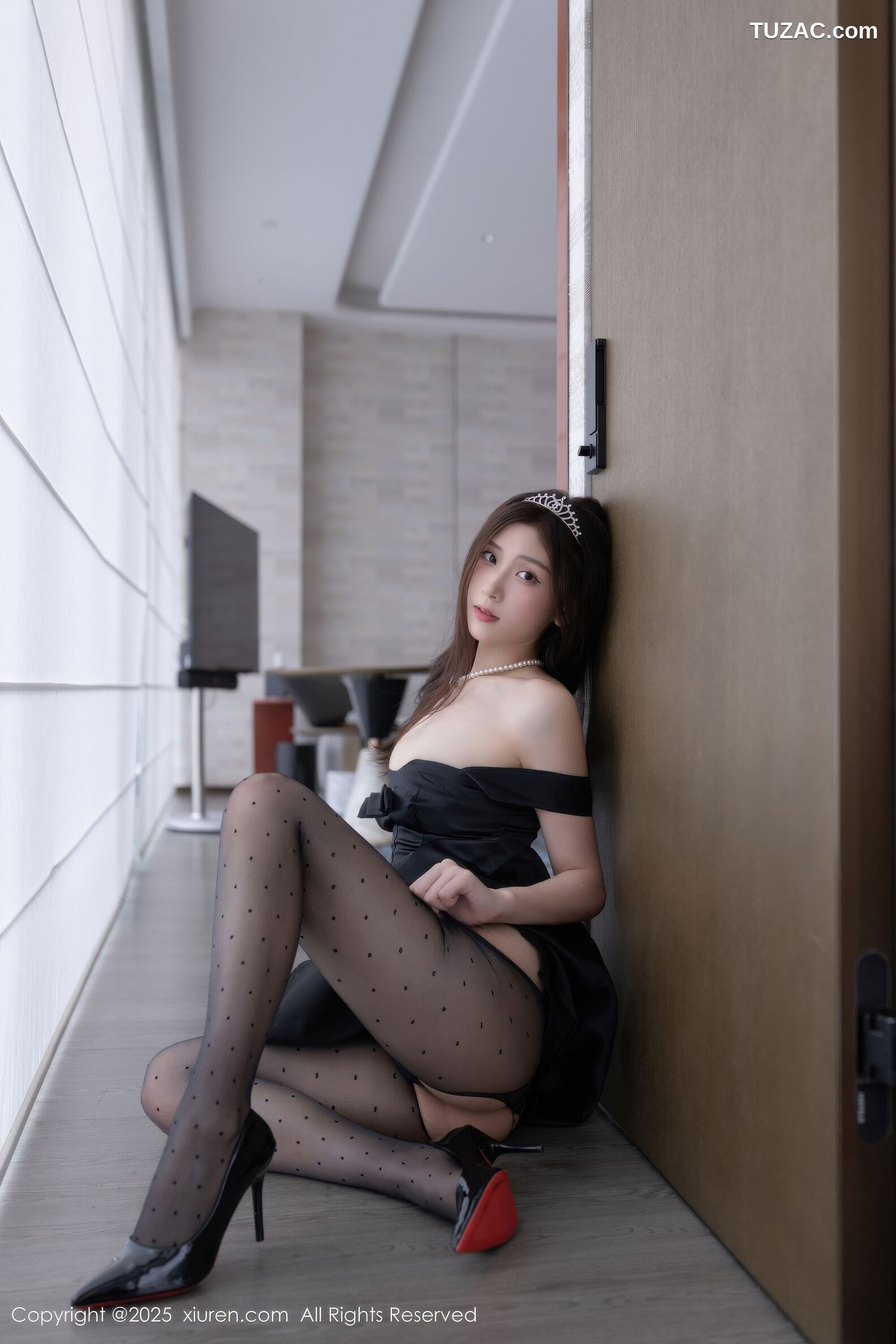 XiuRen秀人网-10878-刘婷婷-黑色连衣短裙魅惑黑丝-2025.10.16
