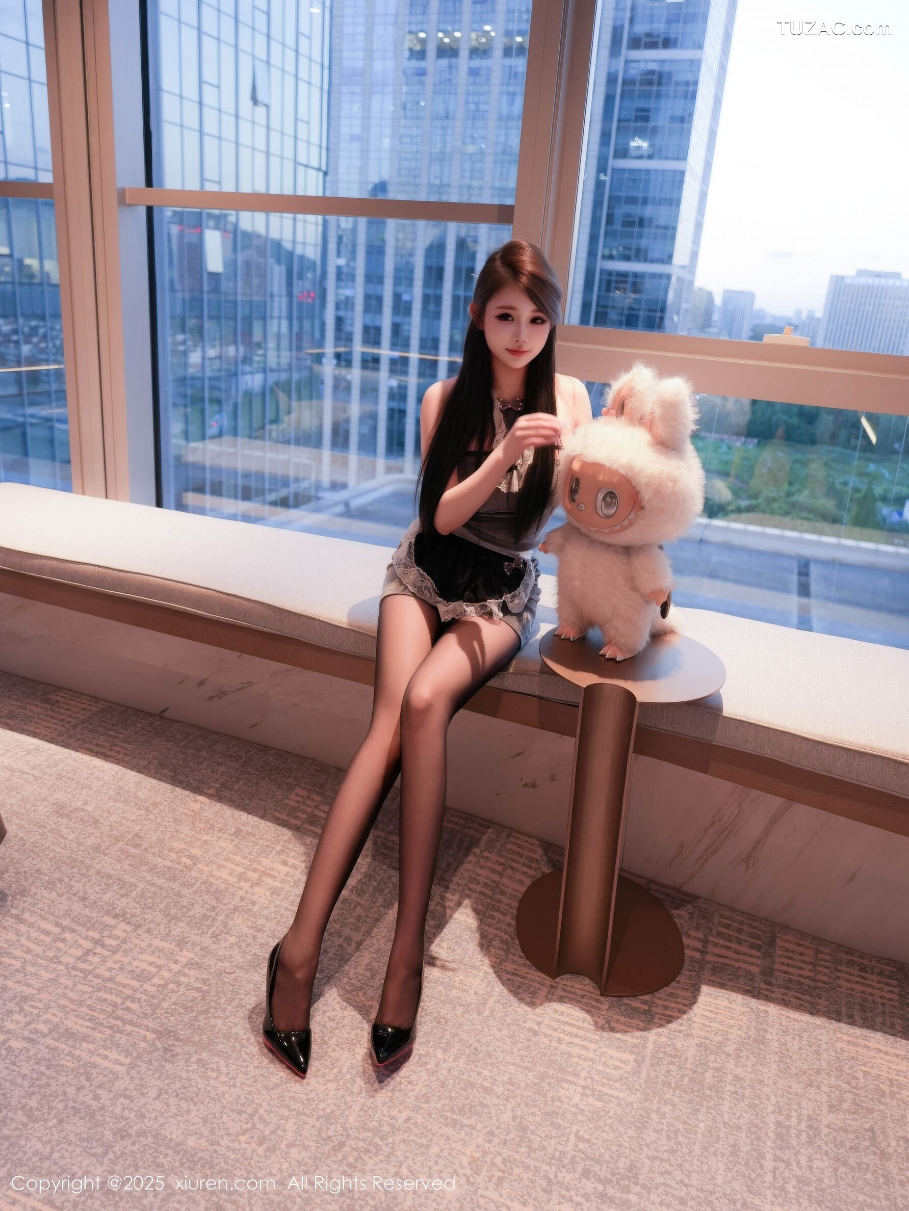 XiuRen秀人网-10884-甜妮-灰色女仆短裙黑丝-2025.10.17