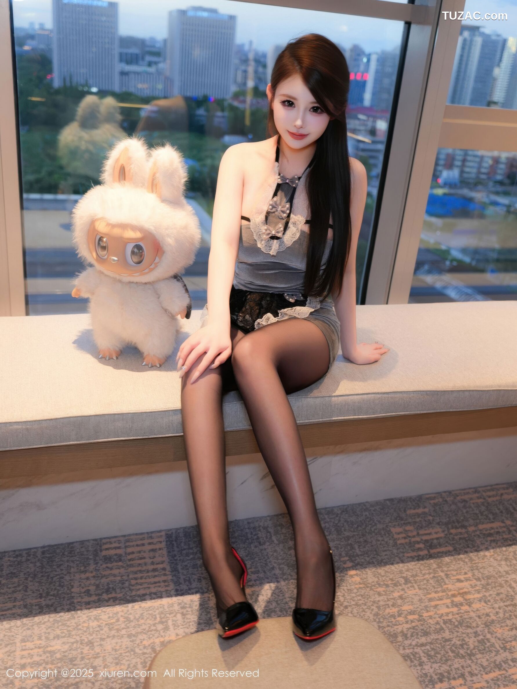 XiuRen秀人网-10884-甜妮-灰色女仆短裙黑丝-2025.10.17