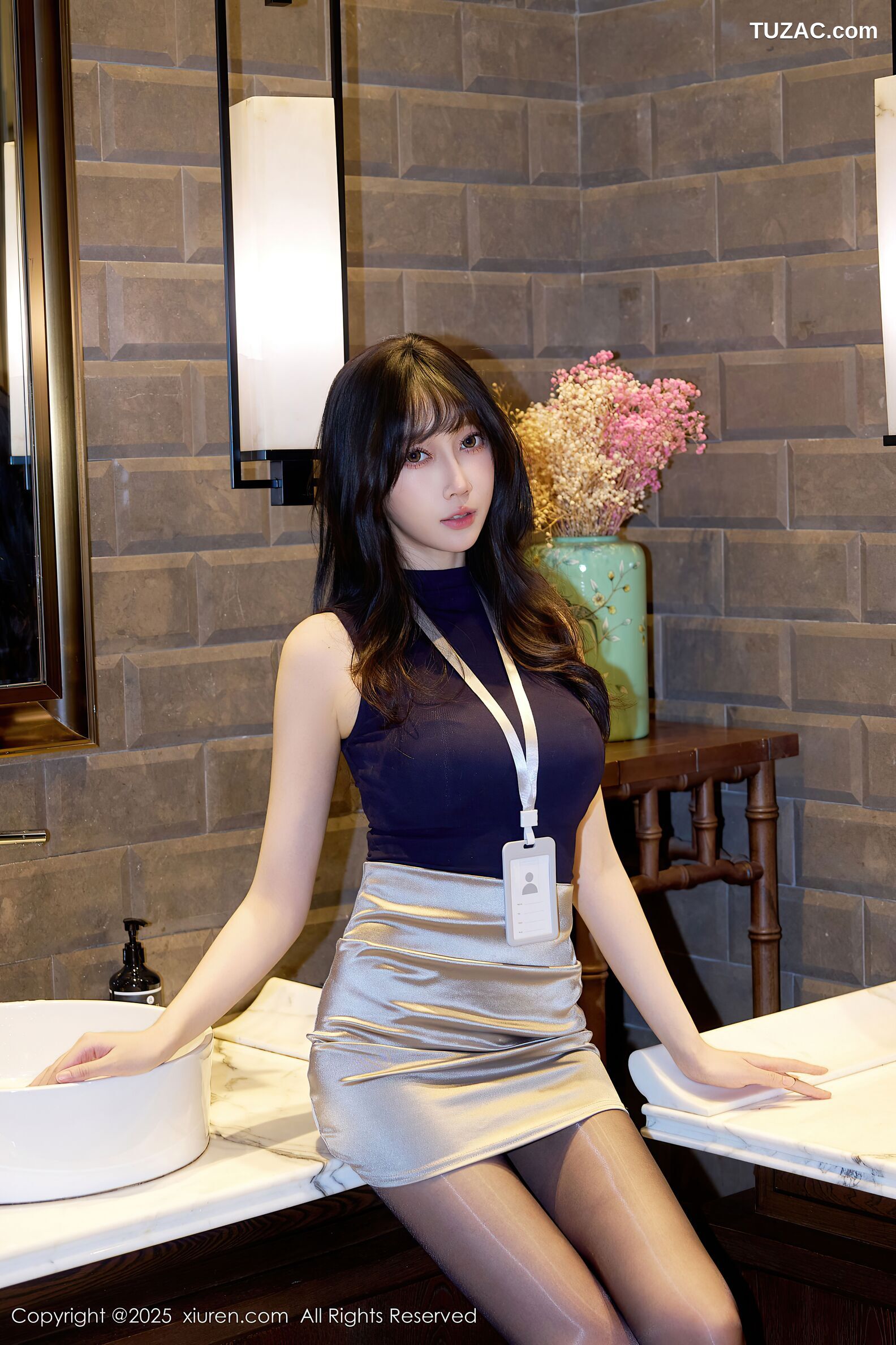 XiuRen秀人网-10890-玥儿玥er-OL深蓝无袖T银色短裙黑丝-2025.10.20