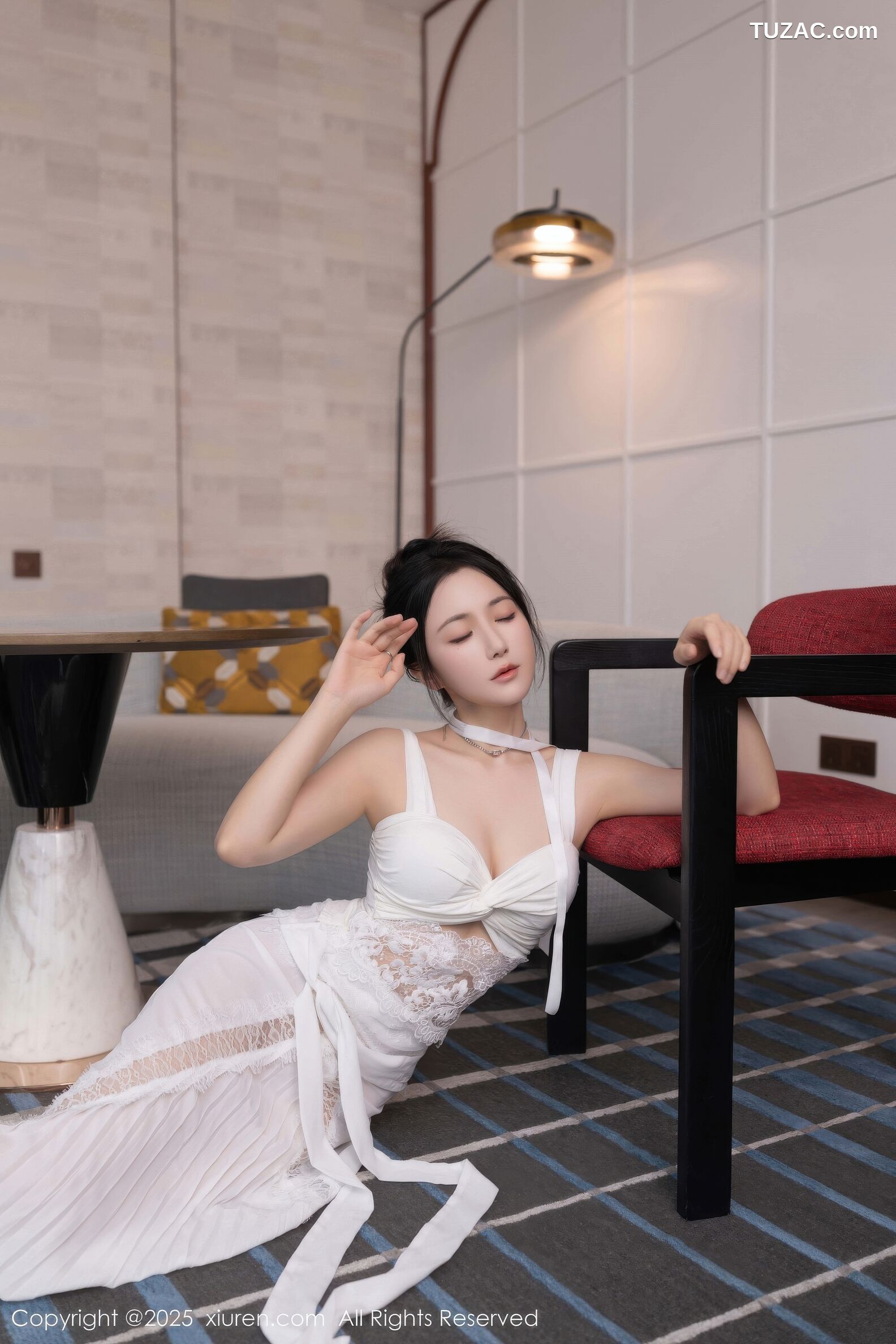 XiuRen秀人网-10911-鱼子酱Fish-白色长裙婀娜动人-2025.10.24