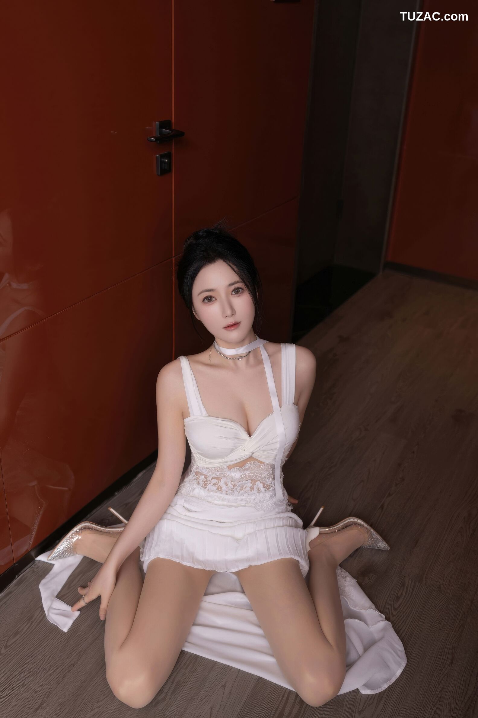 XiuRen秀人网-10911-鱼子酱Fish-白色长裙婀娜动人-2025.10.24