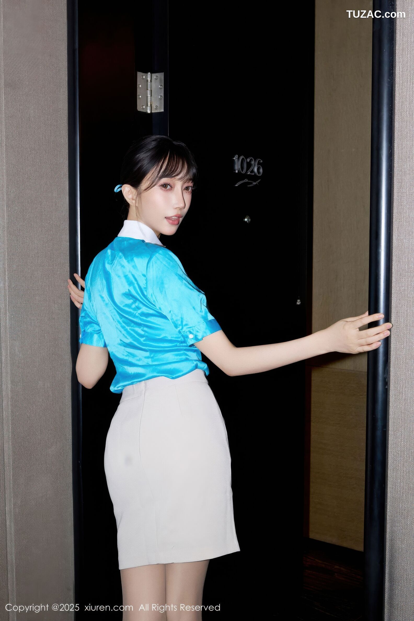 XiuRen秀人网-10914-玥儿玥er-空姐制服蓝衬衫灰短裙肉丝-2025.10.27