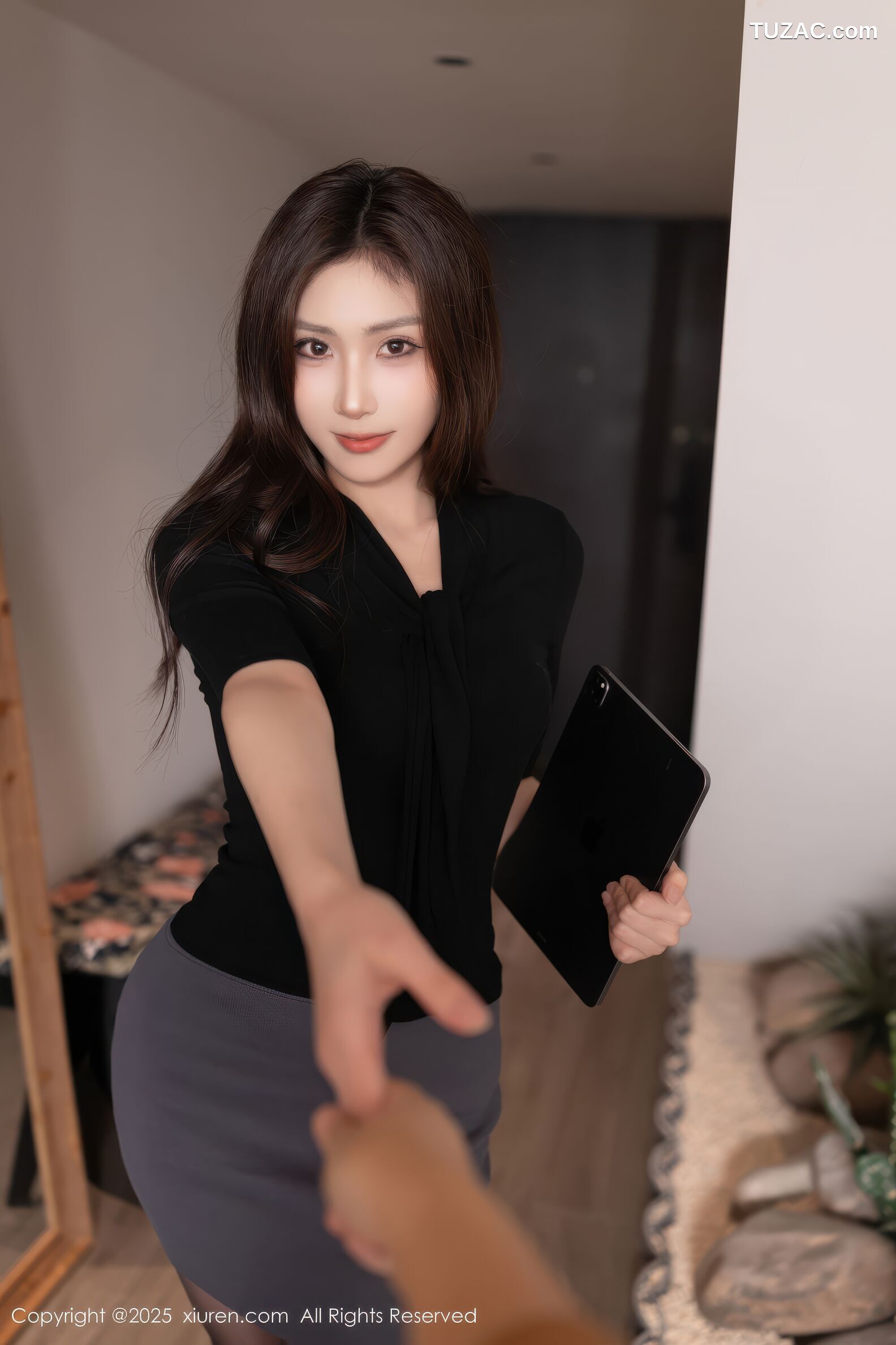XiuRen秀人网-10930-刘婷婷-OL黑衫灰短裙黑丝高跟-2025.10.30