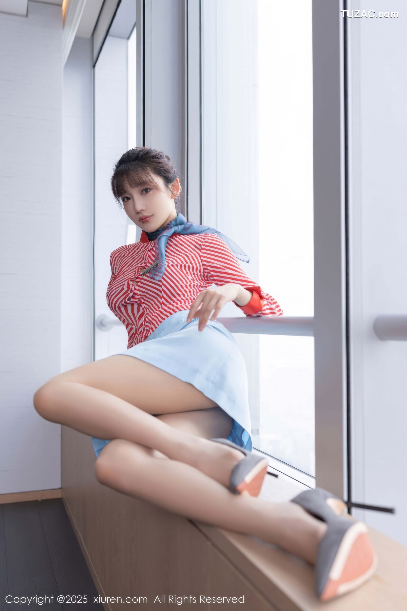 XiuRen秀人网-10932-陆萱萱-空姐紫色蕾丝内衣-2025.10.30