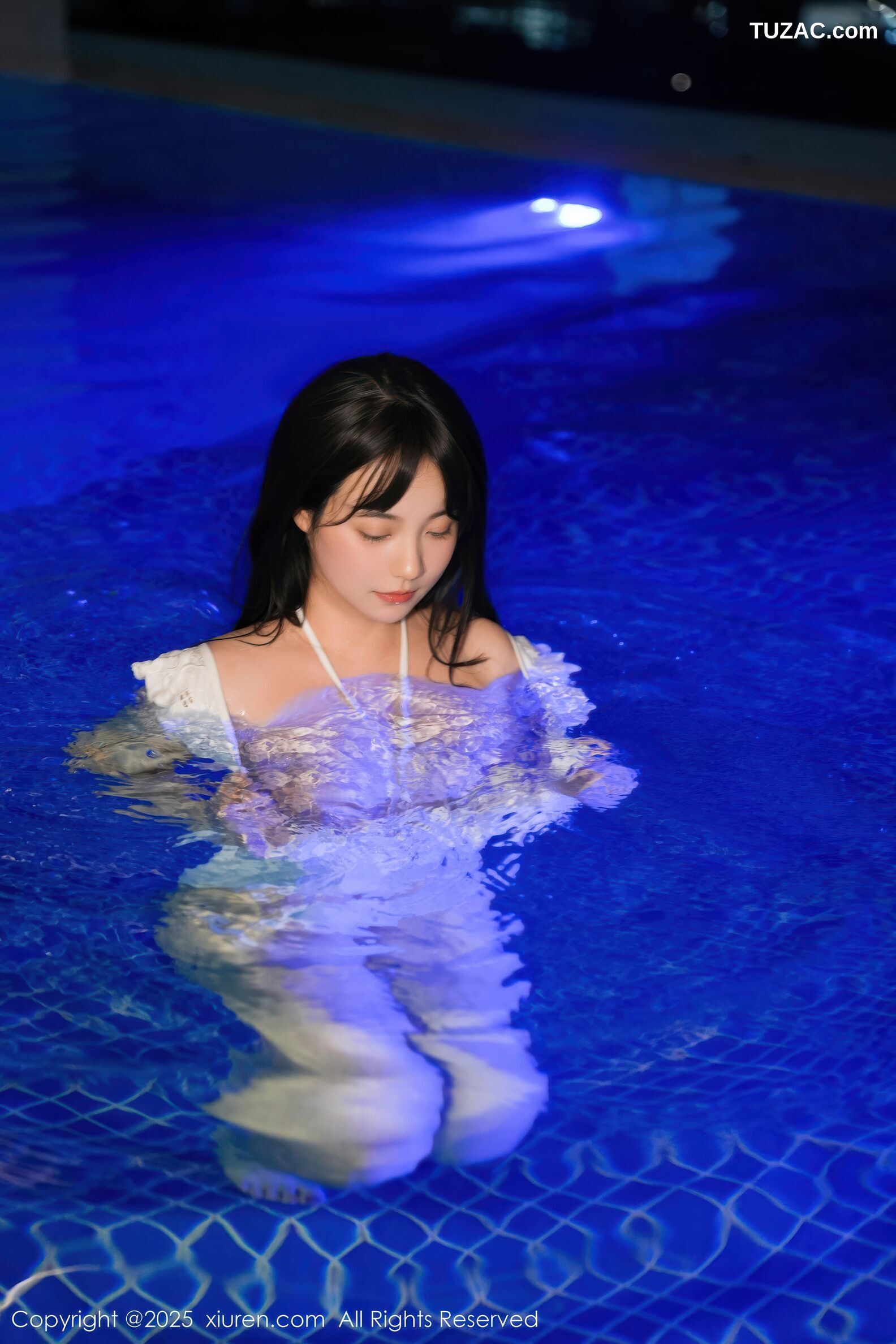 XiuRen秀人网-10959-软情-泳池白色死库水-2025.11.07