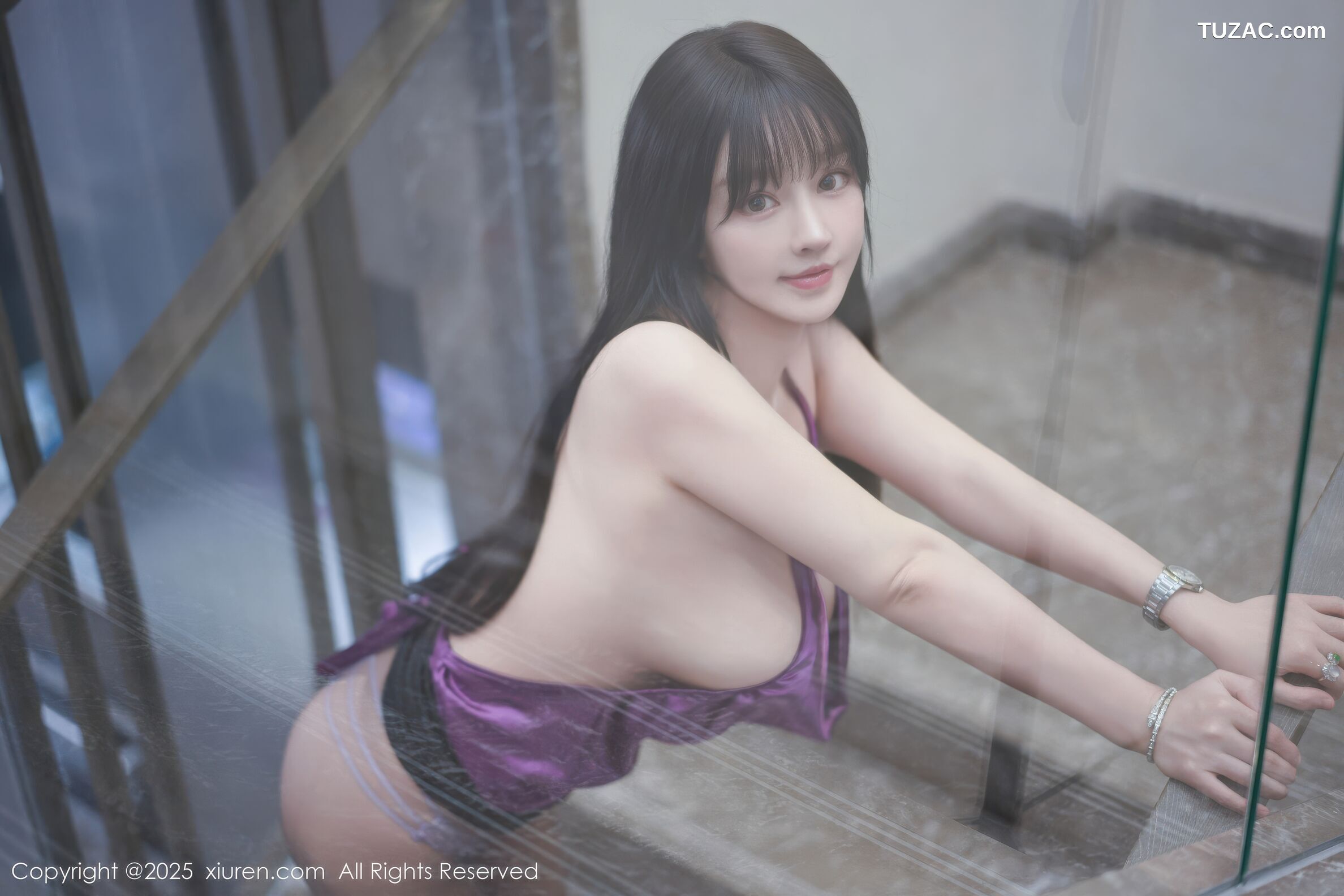 XiuRen秀人网-10960-心上可Flora-紫色吊带黑短裙黑丝-2025.11.07