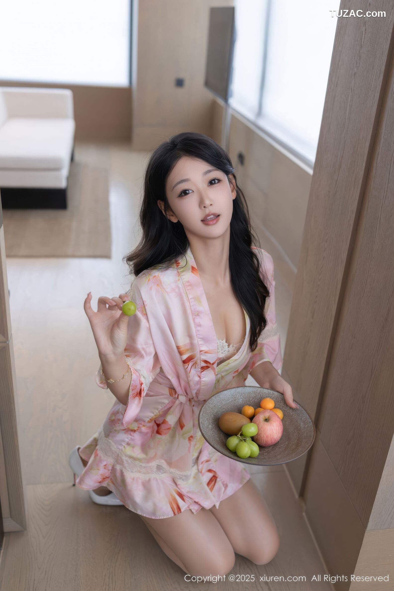 XiuRen秀人网-10970-唐安琪-淡粉色短睡袍淡粉内衣肉丝-2025.11.10
