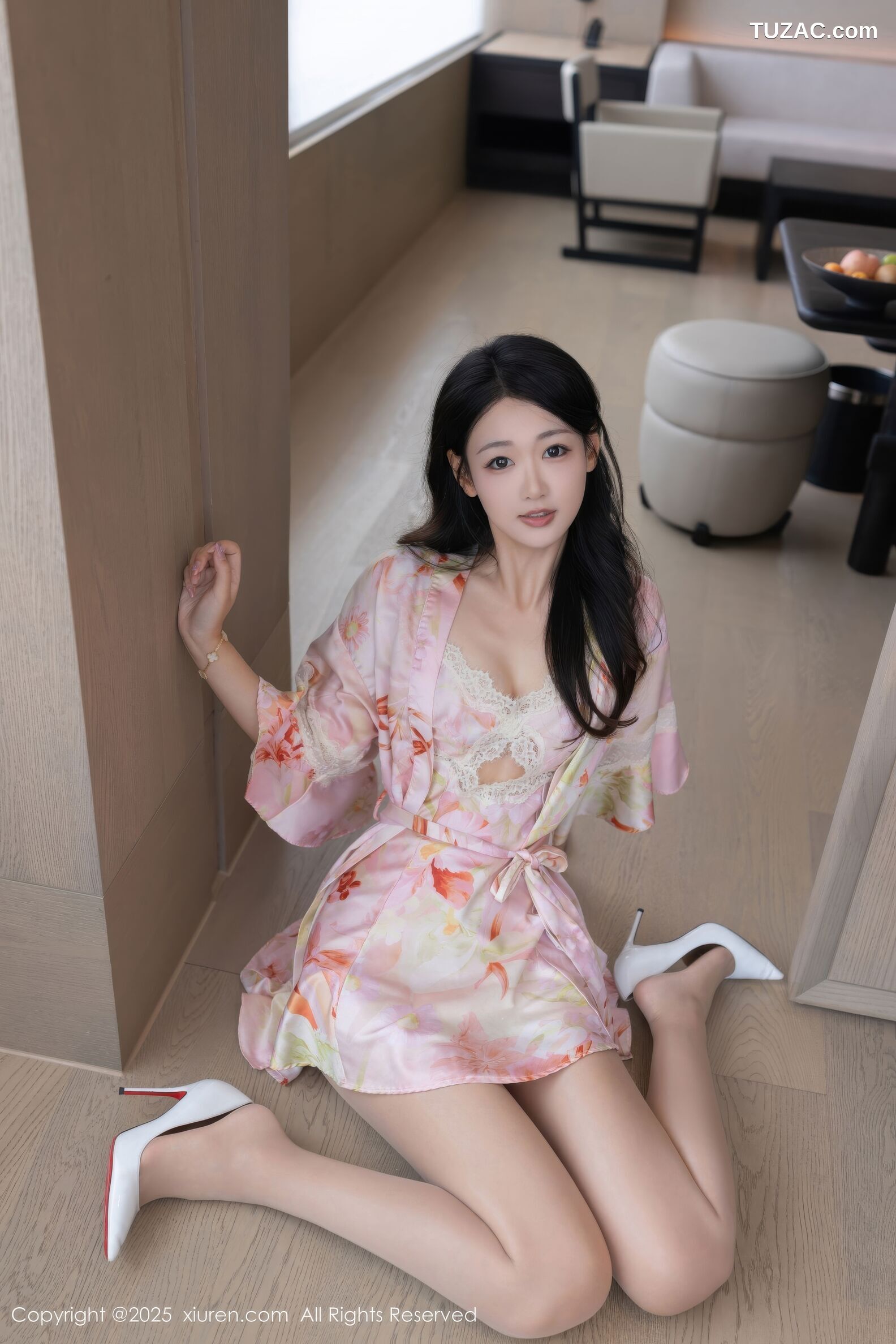 XiuRen秀人网-10970-唐安琪-淡粉色短睡袍淡粉内衣肉丝-2025.11.10