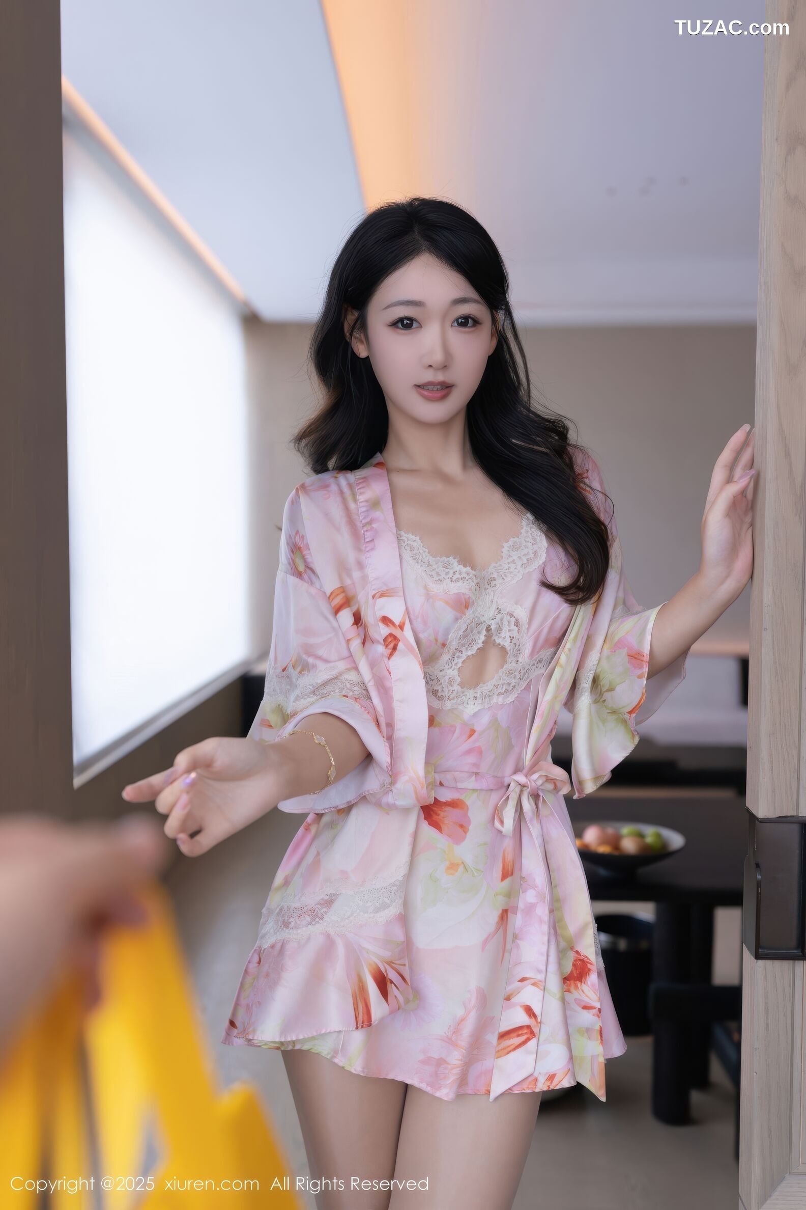 XiuRen秀人网-10970-唐安琪-淡粉色短睡袍淡粉内衣肉丝-2025.11.10
