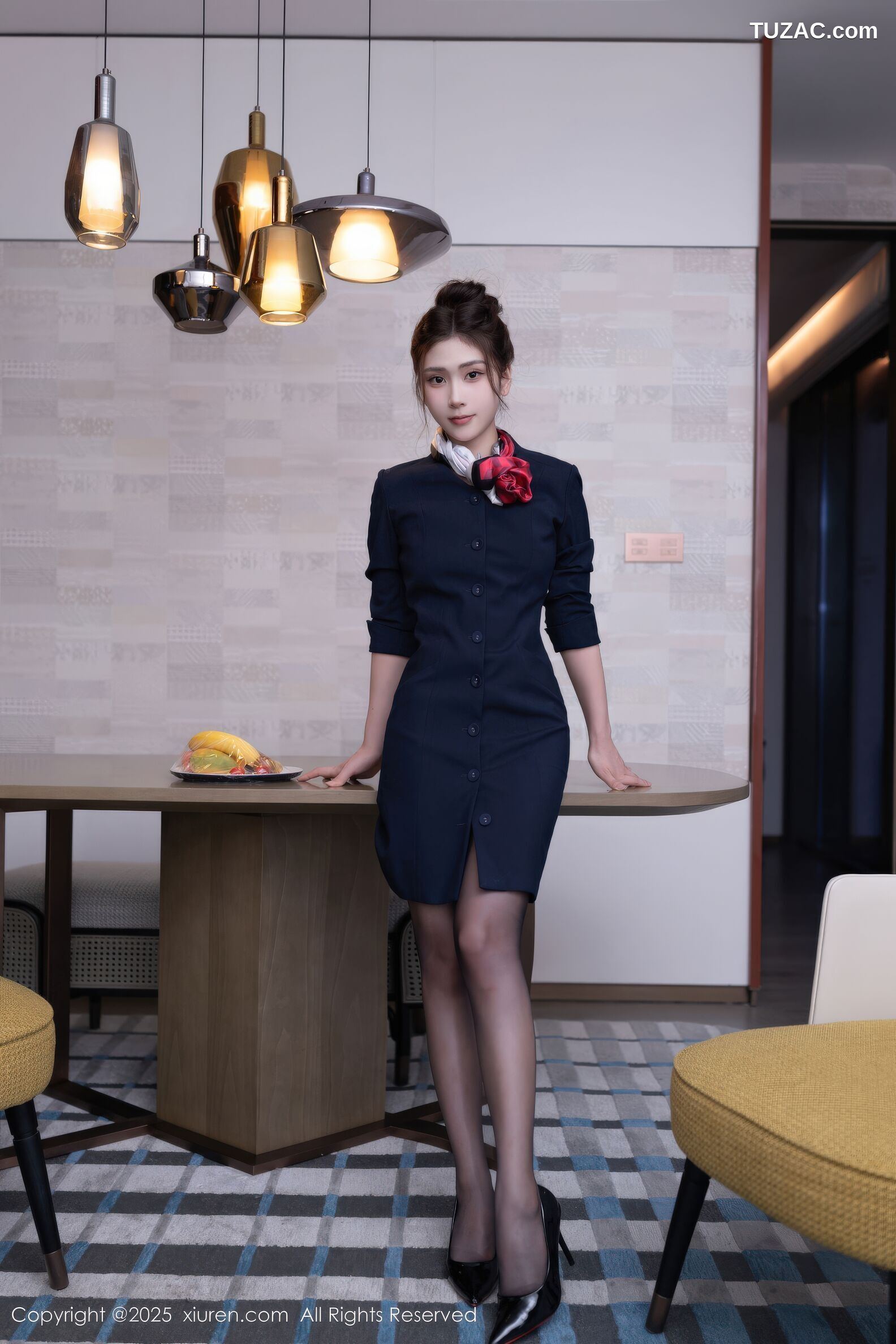 XiuRen秀人网-10982-刘婷婷-空姐深蓝裙装制服肉色内衣-2025.11.13
