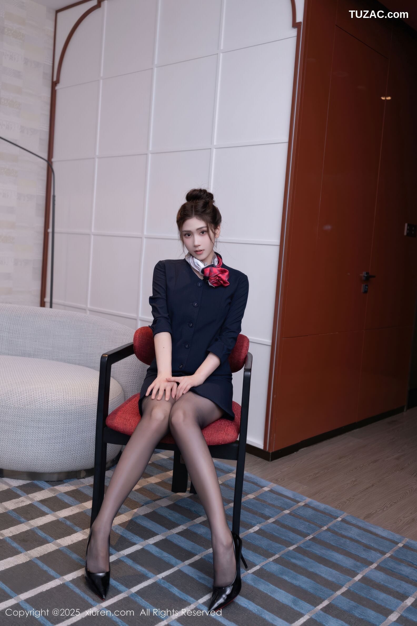 XiuRen秀人网-10982-刘婷婷-空姐深蓝裙装制服肉色内衣-2025.11.13