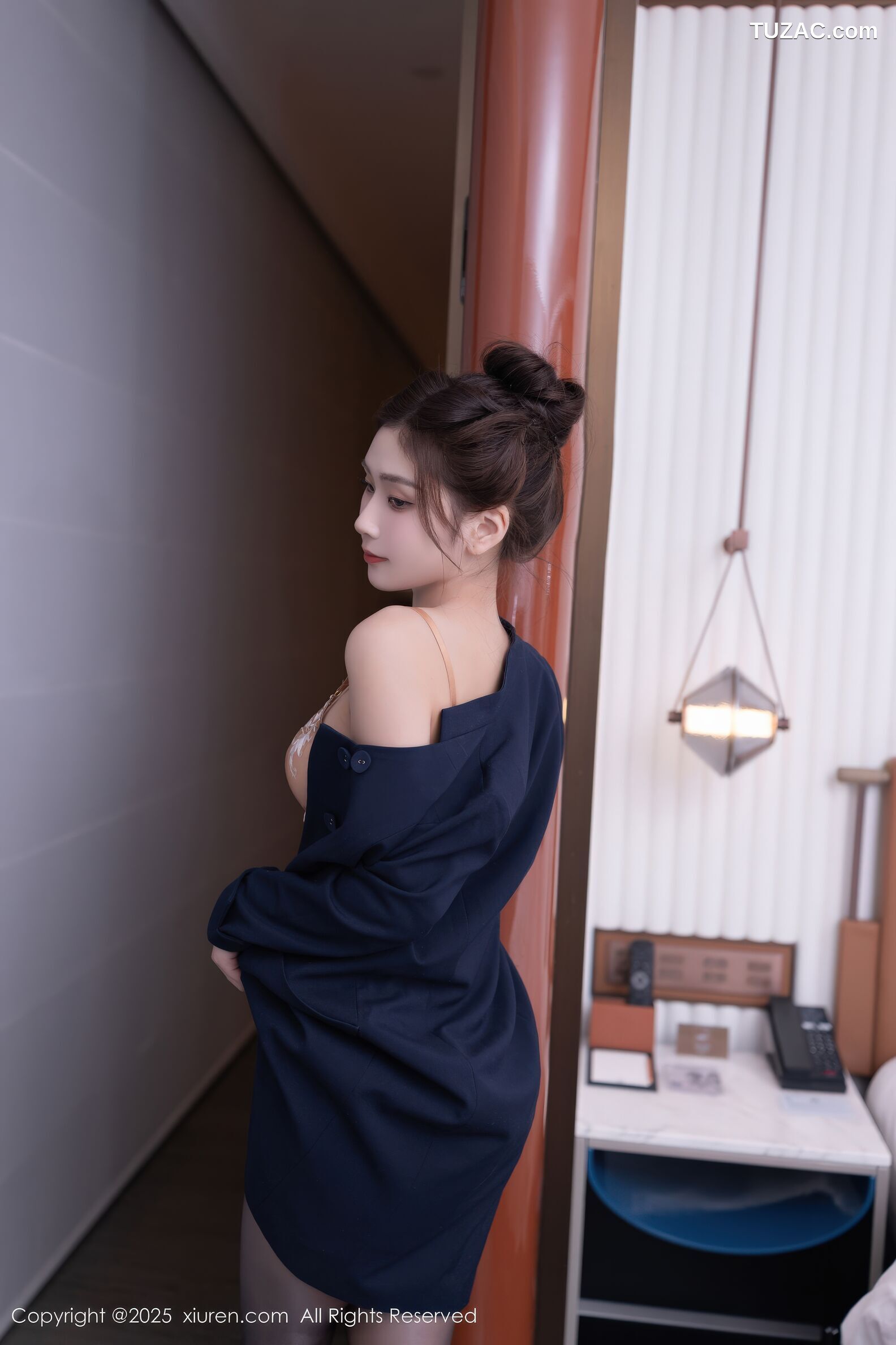 XiuRen秀人网-10982-刘婷婷-空姐深蓝裙装制服肉色内衣-2025.11.13