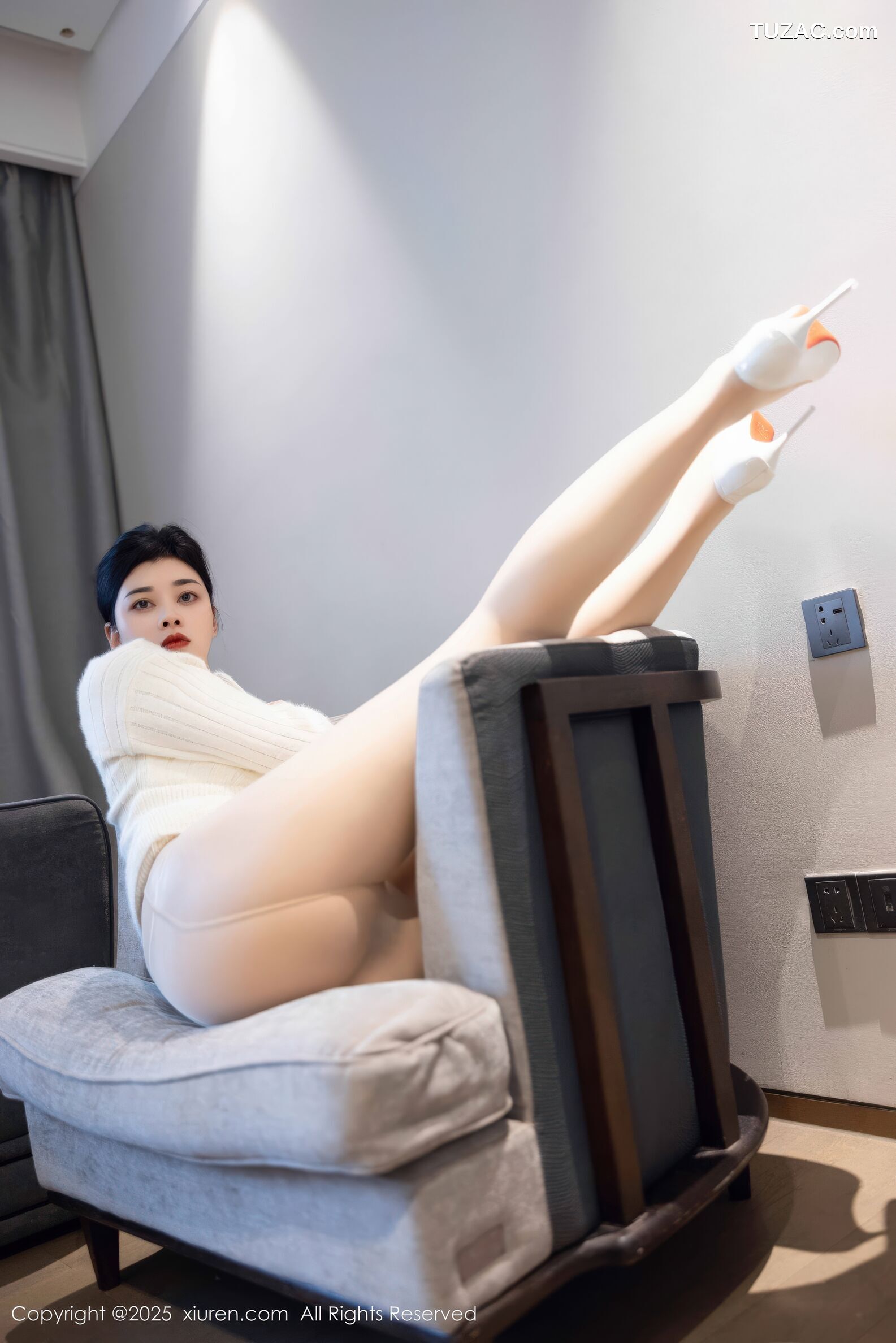 XiuRen秀人网-10986-徐清妍-白色毛衣肉色丝袜-2025.11.14