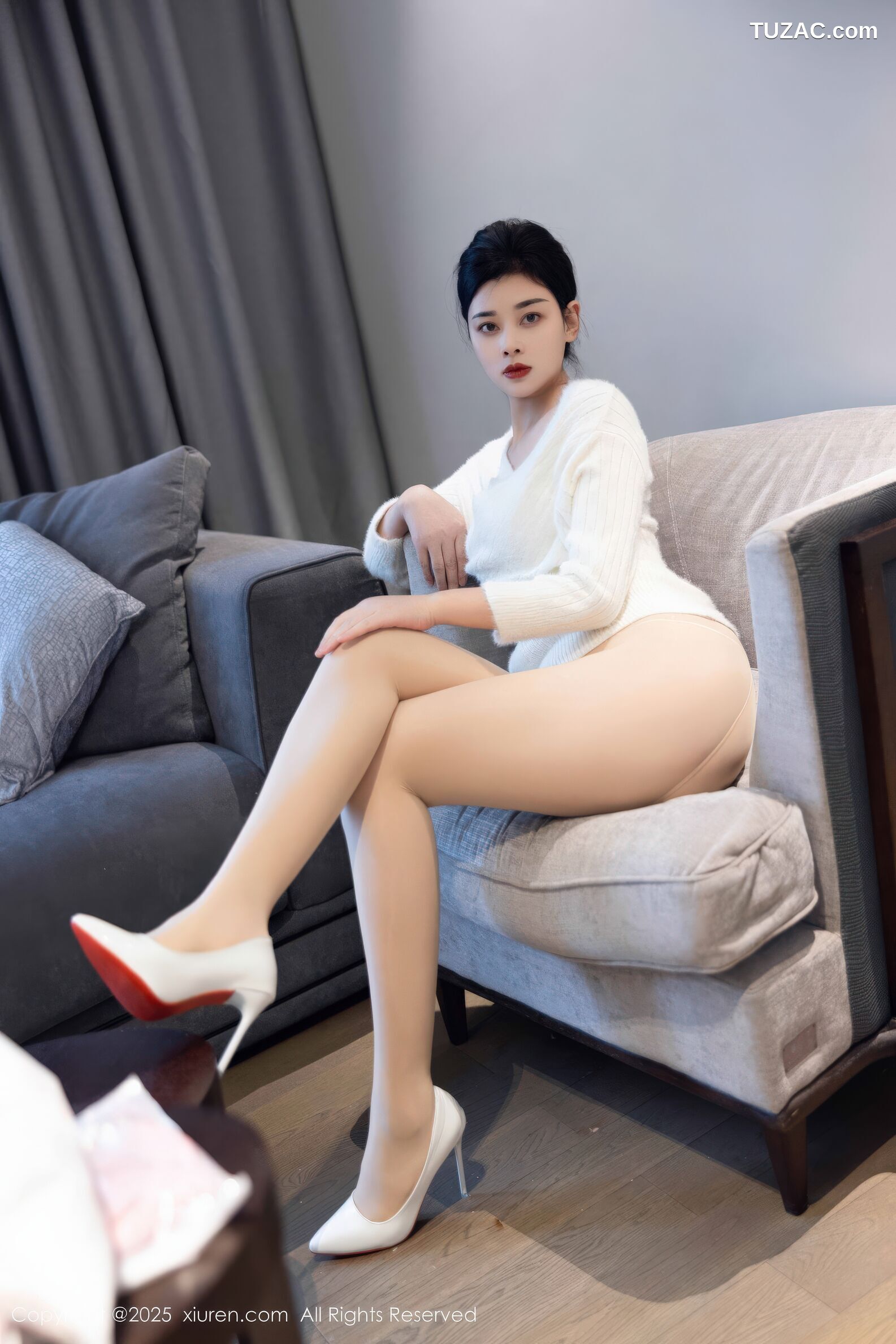 XiuRen秀人网-10986-徐清妍-白色毛衣肉色丝袜-2025.11.14