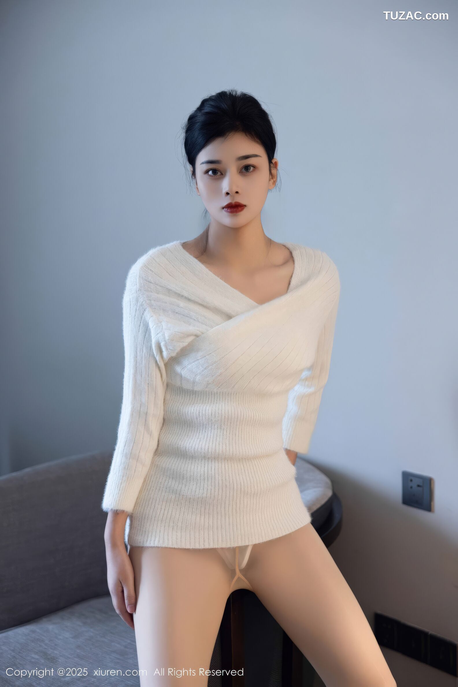 XiuRen秀人网-10986-徐清妍-白色毛衣肉色丝袜-2025.11.14