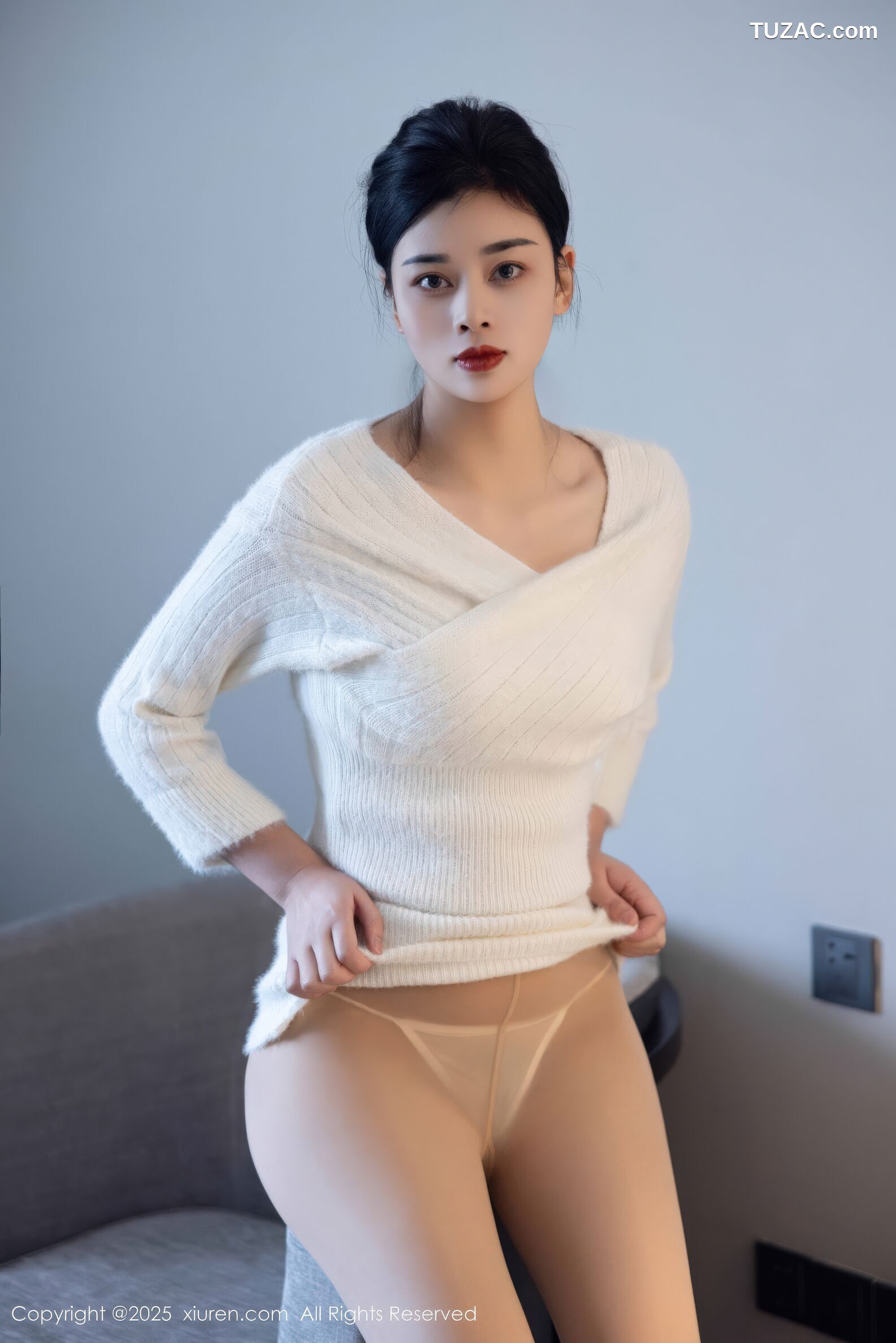 XiuRen秀人网-10986-徐清妍-白色毛衣肉色丝袜-2025.11.14