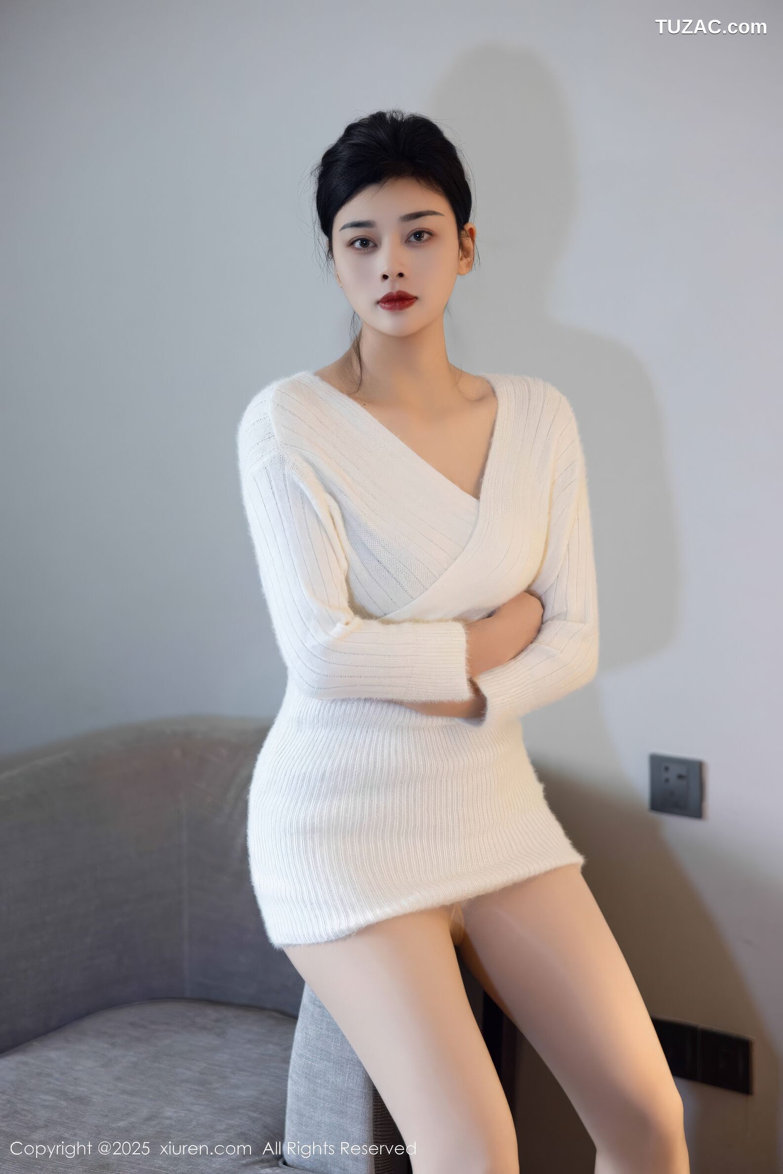 XiuRen秀人网-10986-徐清妍-白色毛衣肉色丝袜-2025.11.14