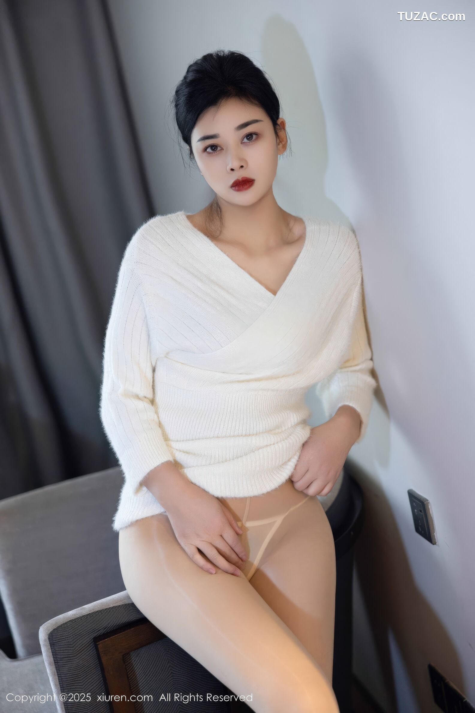 XiuRen秀人网-10986-徐清妍-白色毛衣肉色丝袜-2025.11.14