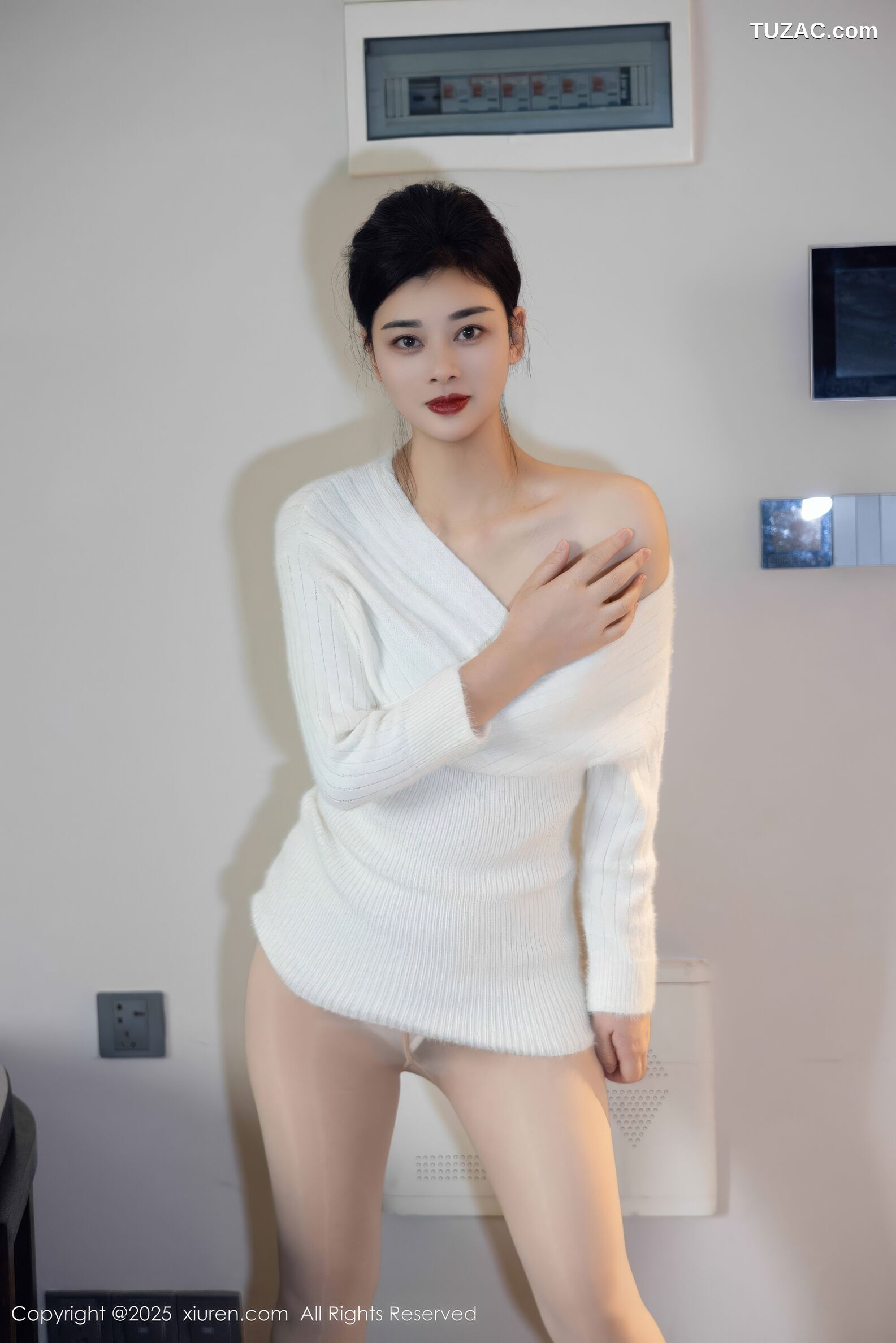 XiuRen秀人网-10986-徐清妍-白色毛衣肉色丝袜-2025.11.14