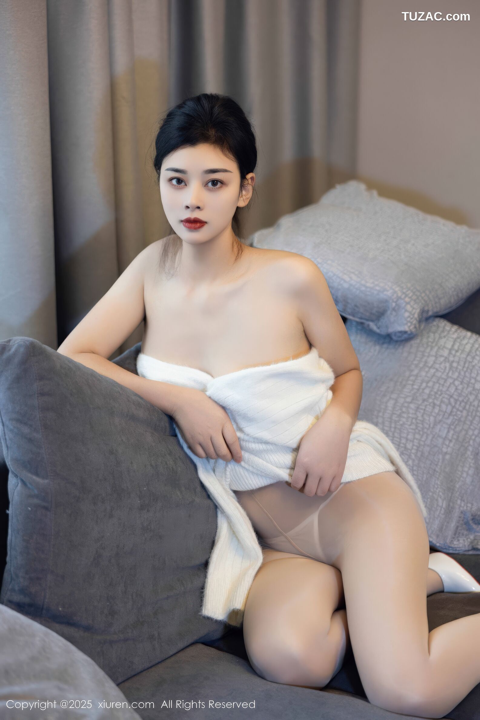 XiuRen秀人网-10986-徐清妍-白色毛衣肉色丝袜-2025.11.14