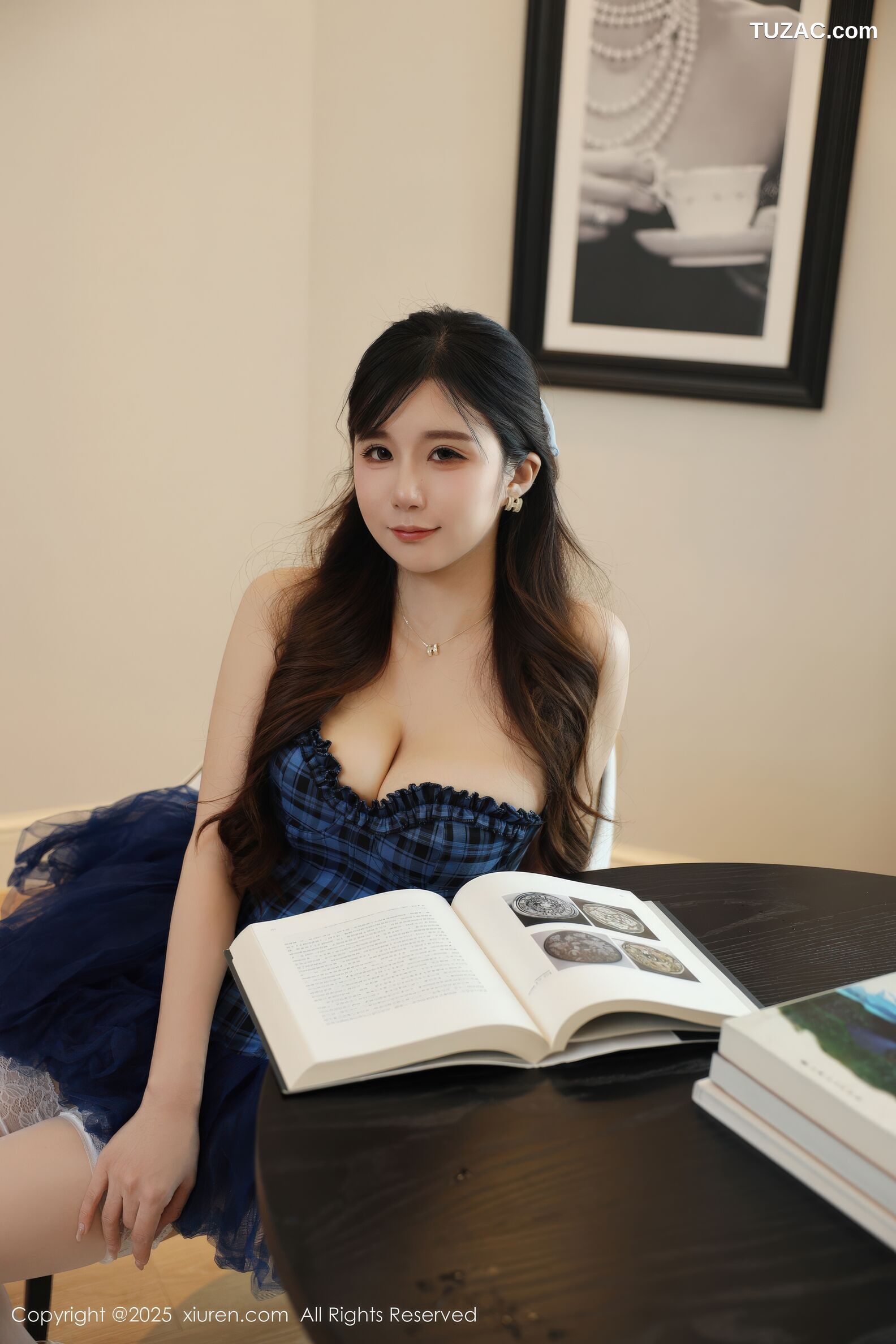 XiuRen秀人网-10990-小肉肉咪-童颜少女蓝色蓬蓬裙白色内衣白色丝袜-2025.11.14