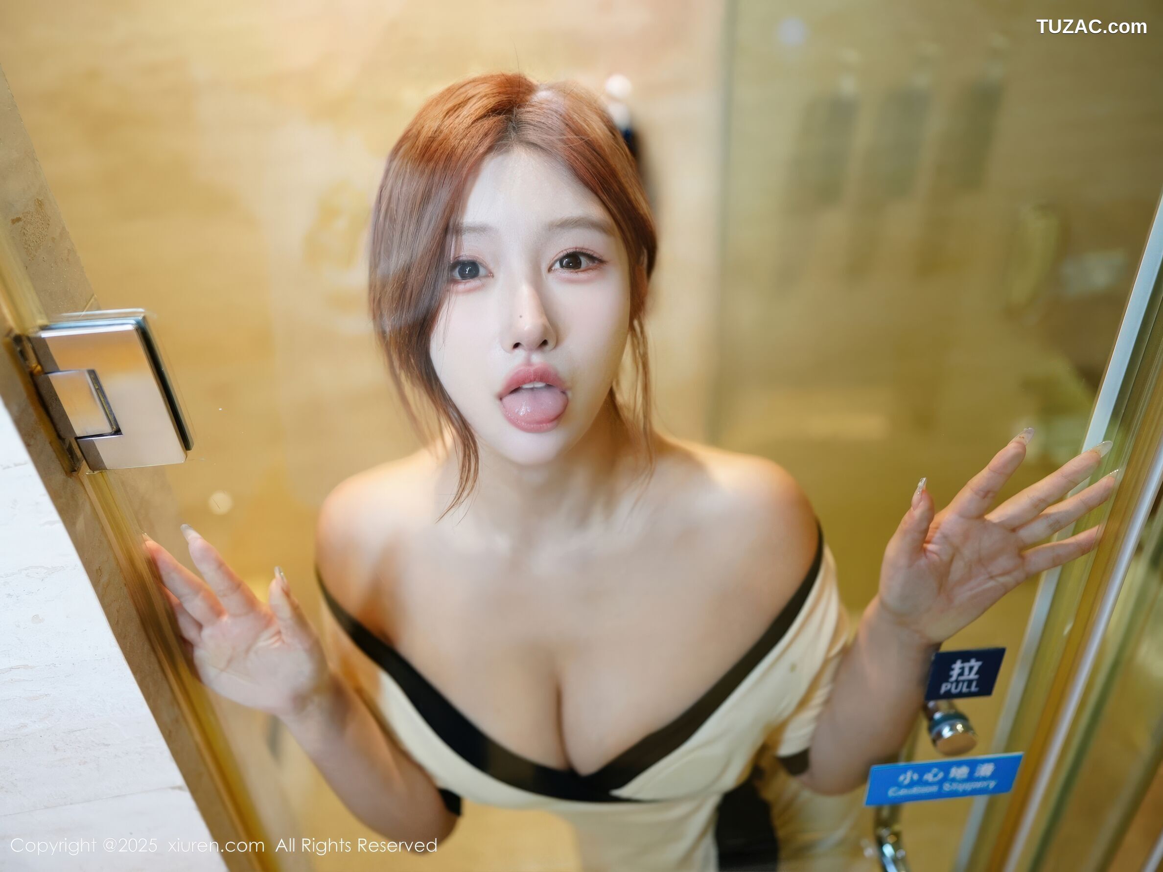 XiuRen秀人网-10991-金允希Yuki-浅色技师服黑蕾丝内衣黑丝-2025.11.14