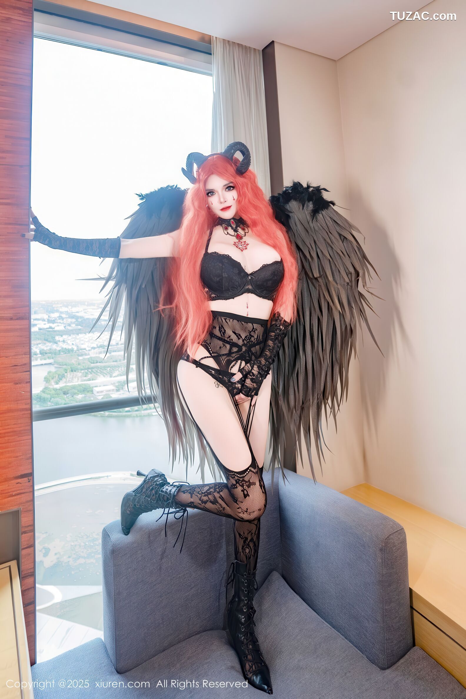 XiuRen秀人网-10994-伊丽莎有点白-的哥特系小恶魔cos红发黑羽翅黑蕾丝内衣黑丝-2025.11.17