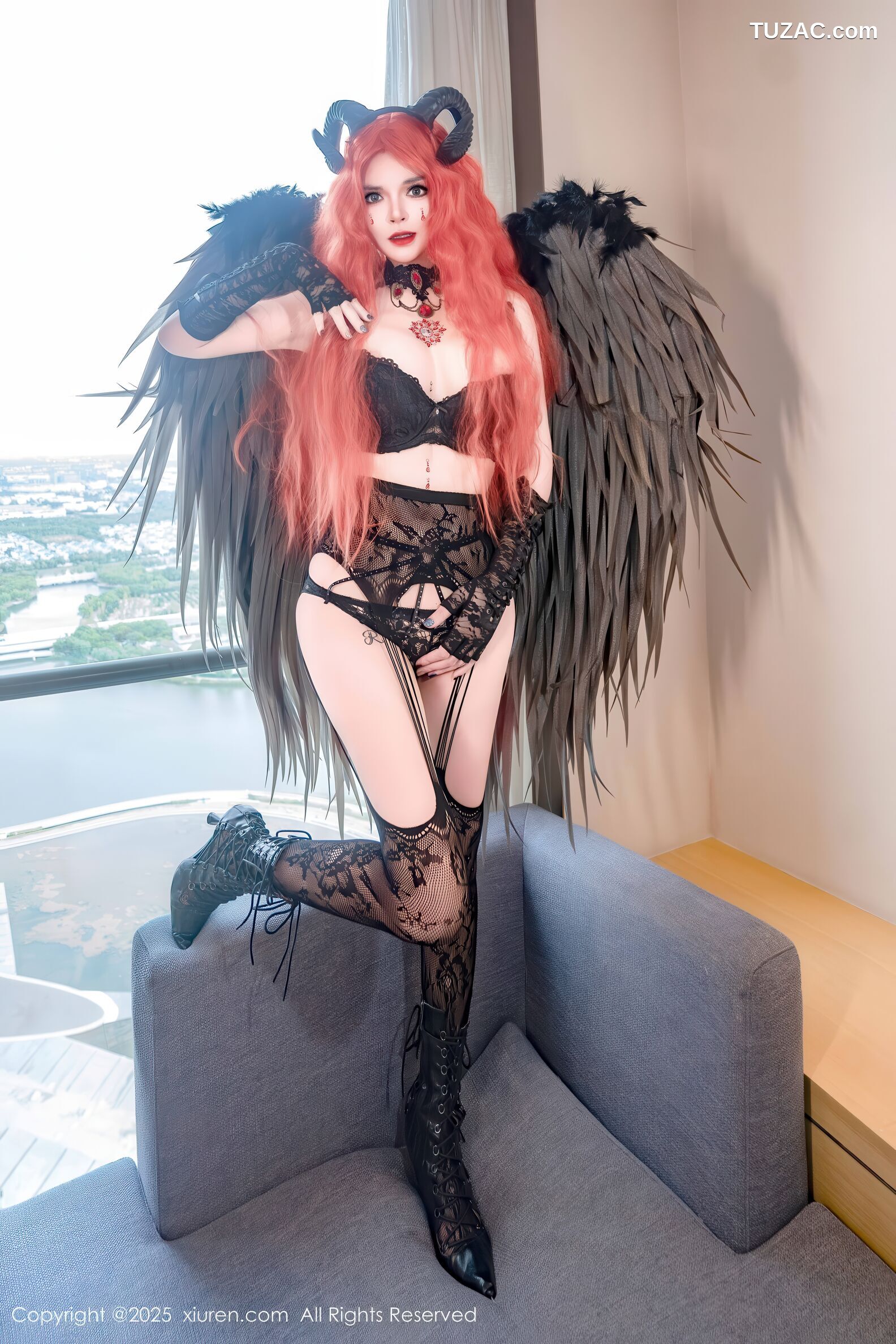XiuRen秀人网-10994-伊丽莎有点白-的哥特系小恶魔cos红发黑羽翅黑蕾丝内衣黑丝-2025.11.17