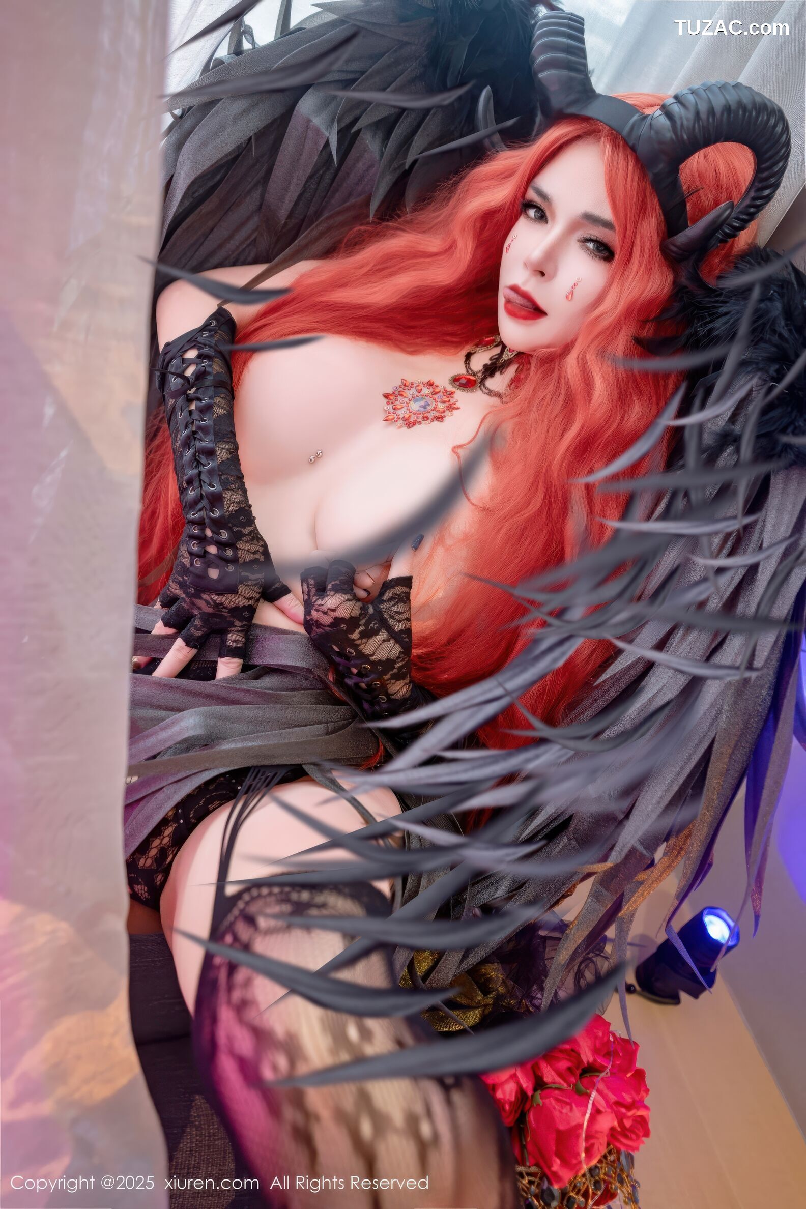 XiuRen秀人网-10994-伊丽莎有点白-的哥特系小恶魔cos红发黑羽翅黑蕾丝内衣黑丝-2025.11.17