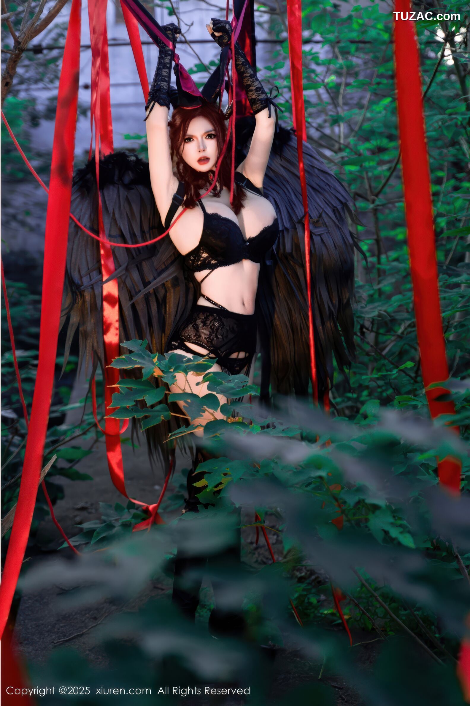 XiuRen秀人网-10994-伊丽莎有点白-的哥特系小恶魔cos红发黑羽翅黑蕾丝内衣黑丝-2025.11.17