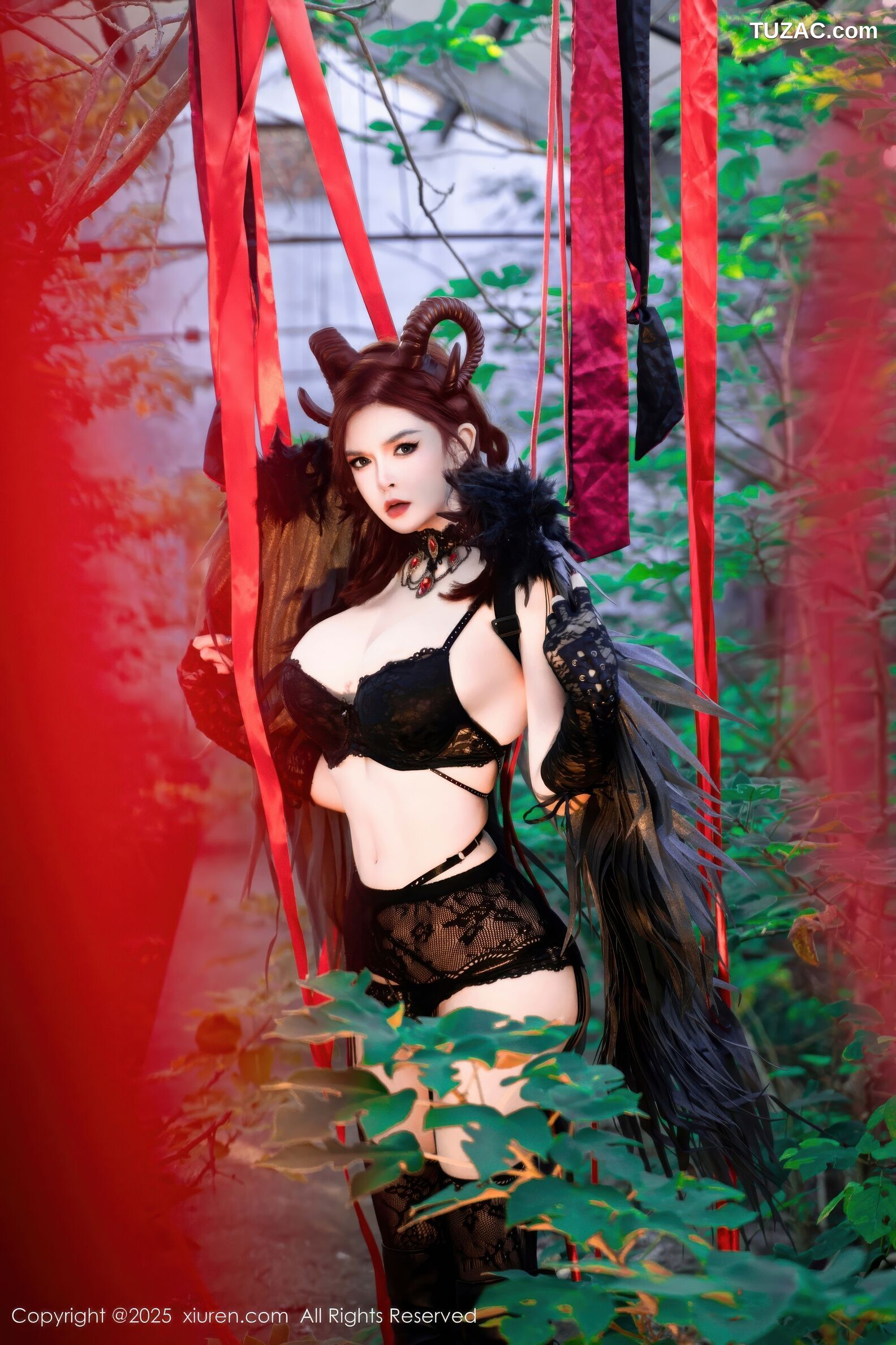 XiuRen秀人网-10994-伊丽莎有点白-的哥特系小恶魔cos红发黑羽翅黑蕾丝内衣黑丝-2025.11.17