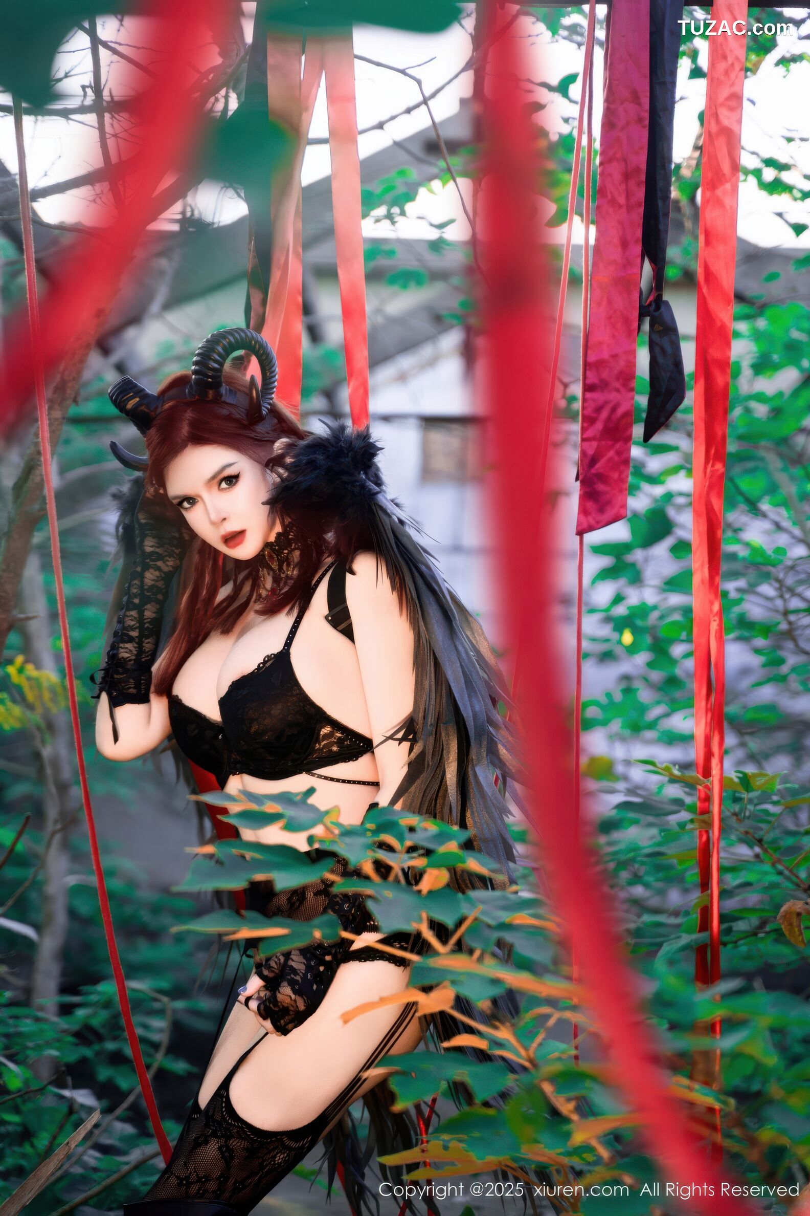 XiuRen秀人网-10994-伊丽莎有点白-的哥特系小恶魔cos红发黑羽翅黑蕾丝内衣黑丝-2025.11.17