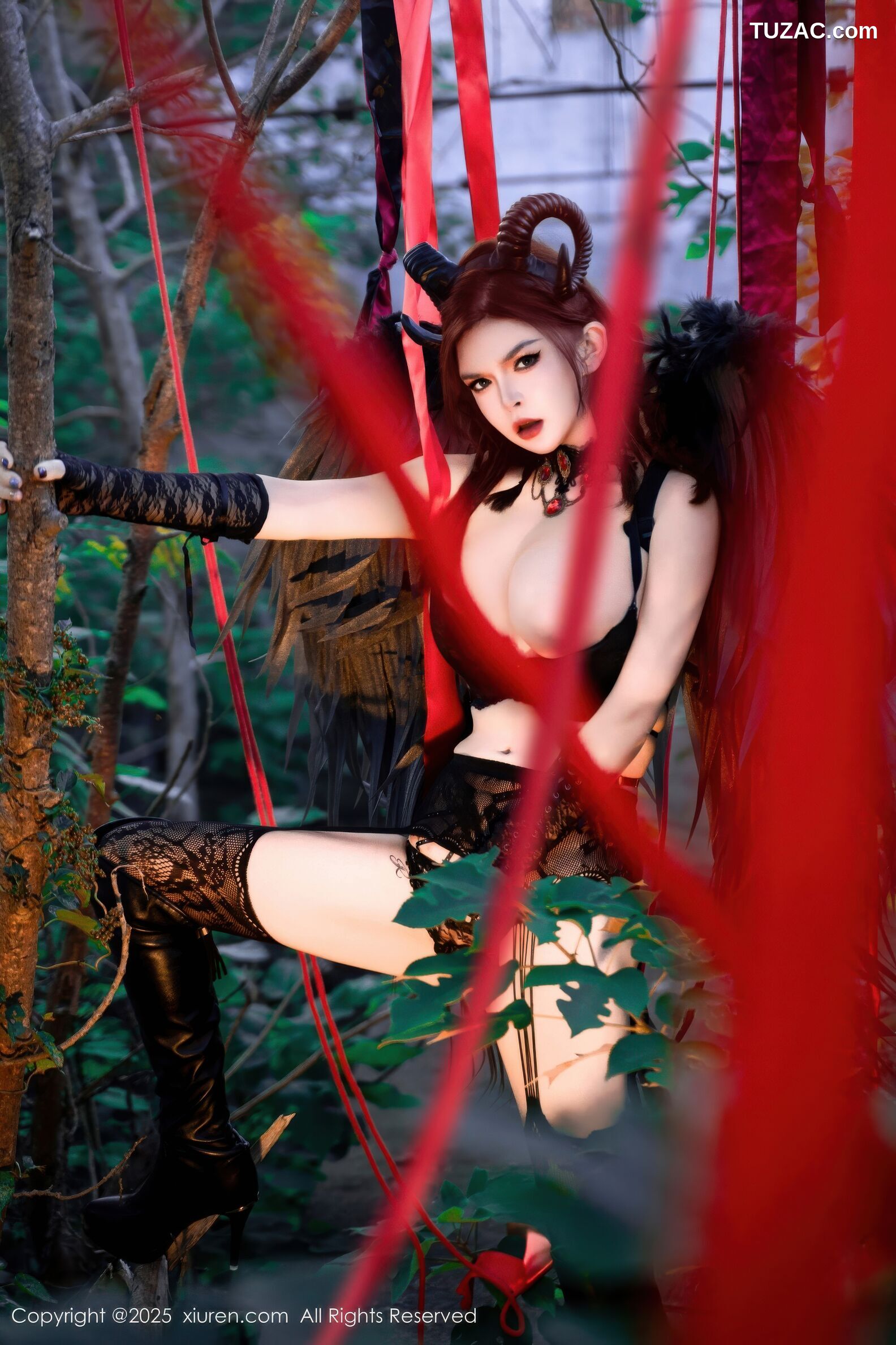 XiuRen秀人网-10994-伊丽莎有点白-的哥特系小恶魔cos红发黑羽翅黑蕾丝内衣黑丝-2025.11.17