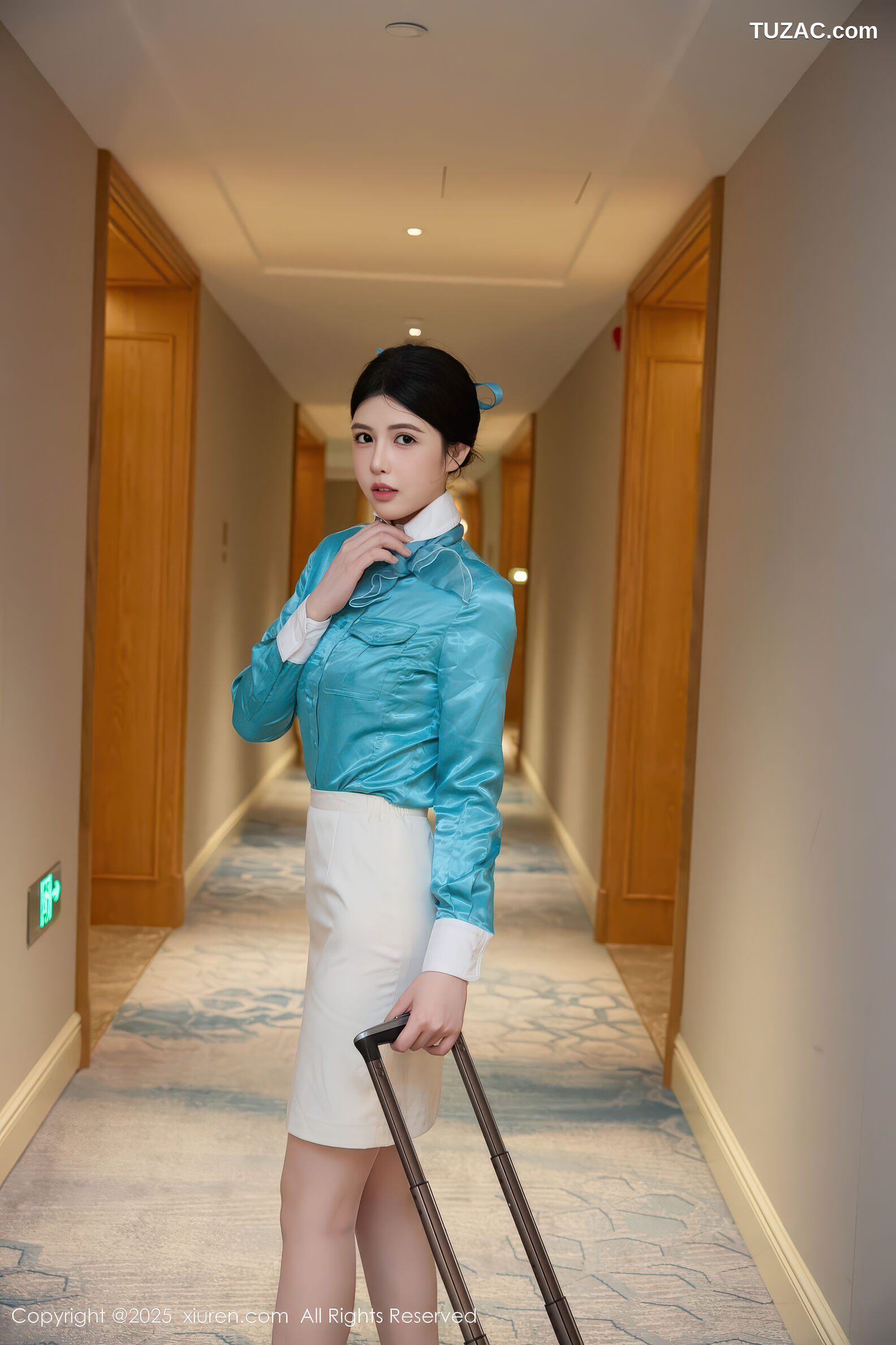 XiuRen秀人网-10998-方蕾蕾-空姐制服蓝衬衫白短裙-2025.11.18